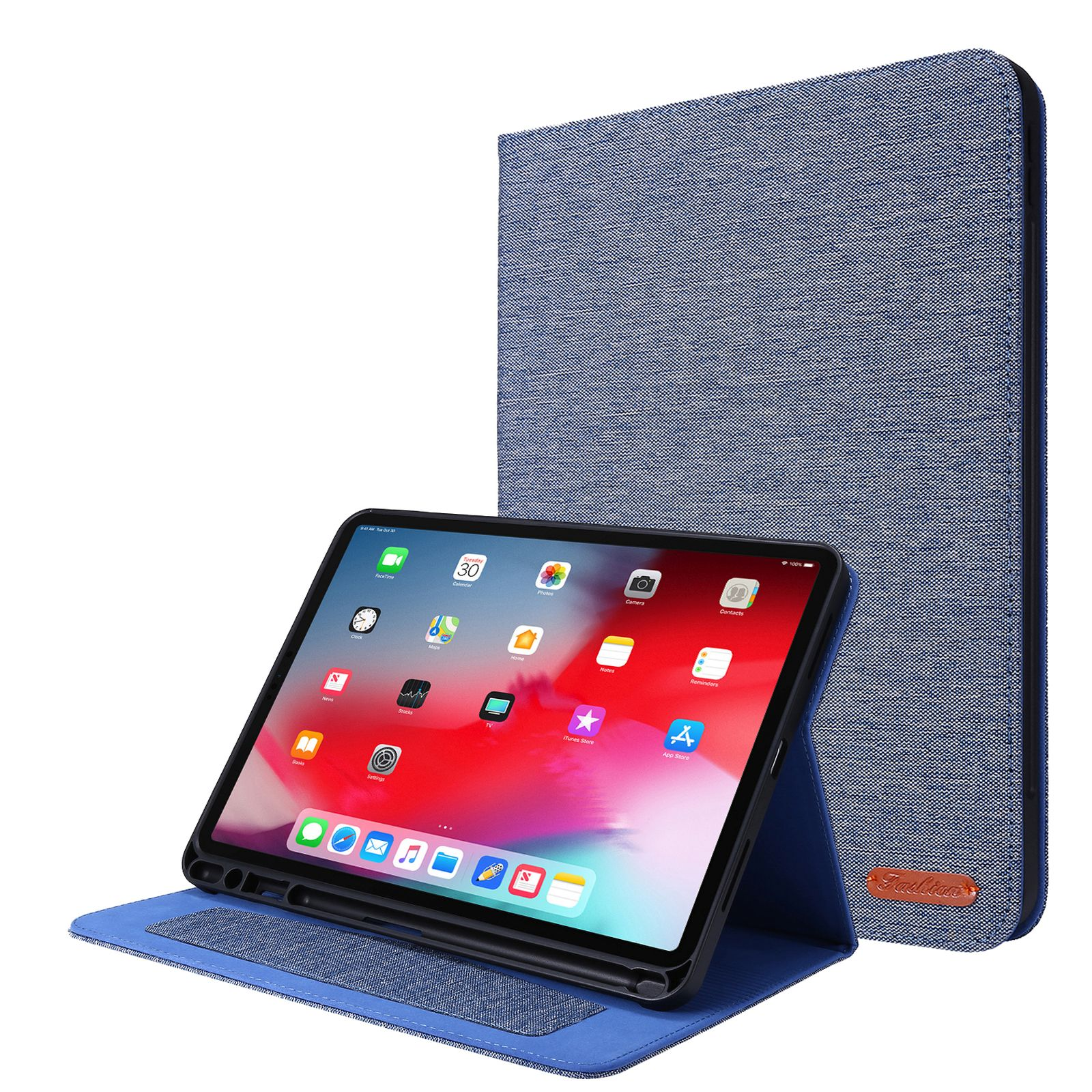 Tablet in einer blauen Hülle. Die Hülle ist geöffnet, das Tablet wird verwendet.