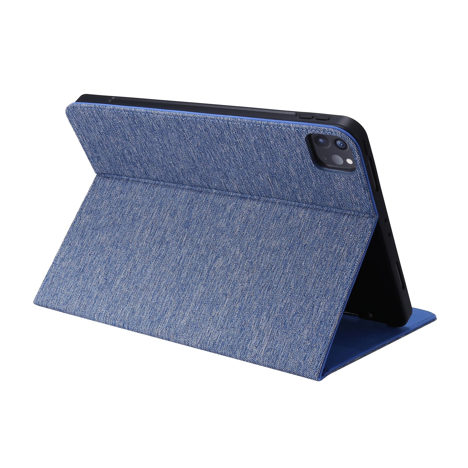 Tablet-Hülle aus blauem Jeansstoff, steht auf weißer Oberfläche. Hülle ist geöffnet.