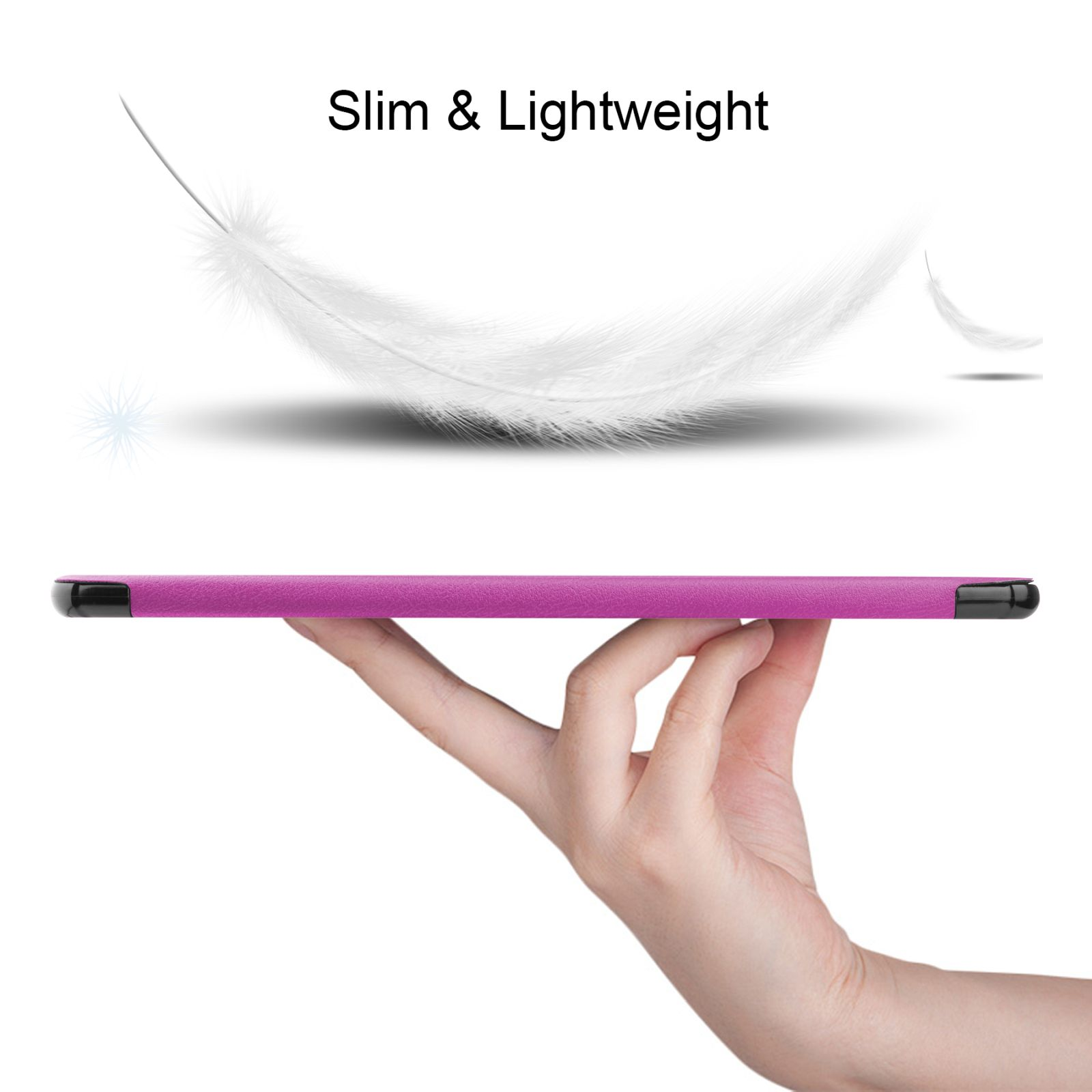 Tablet in einer magenta Hülle, gehalten von einer Hand. Weiße Feder schwebt darüber. Weißer Hintergrund.
