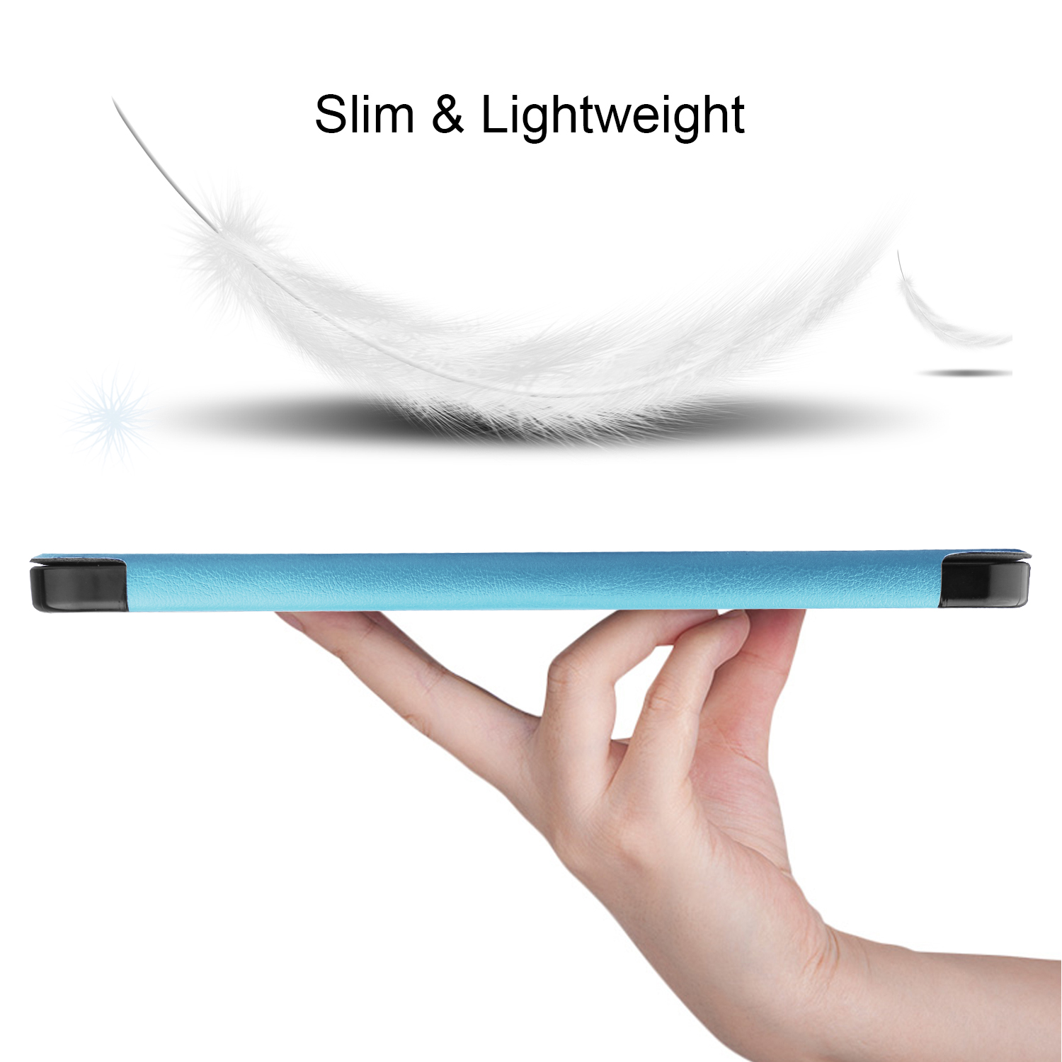 Eine Hand hält eine Tablet-Hülle mit blauem Design. Zwei Federn schweben darüber. Der Text lautet: „Schlank & leicht“.