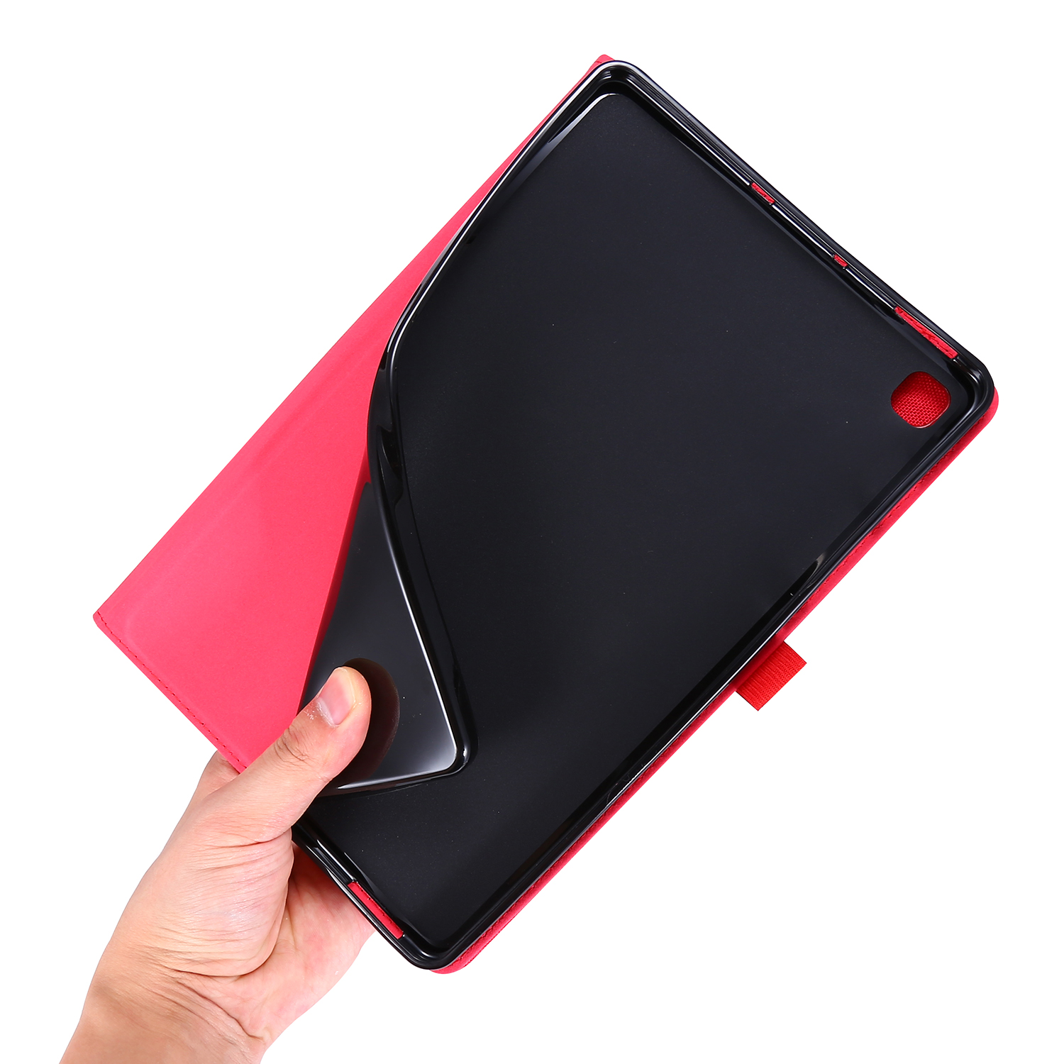 Hand, die ein Tablet in einer roten Hülle hält, zeigt den schwarzen Bildschirm.