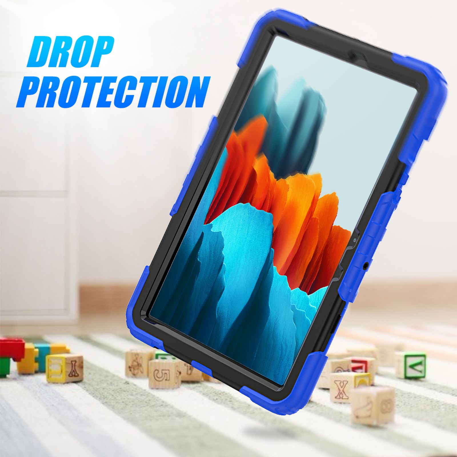 Blaue Tablet-Hülle mit Fallschutz. Tablet ist innen. Hintergrund mit Spielzeug und einem Raum.