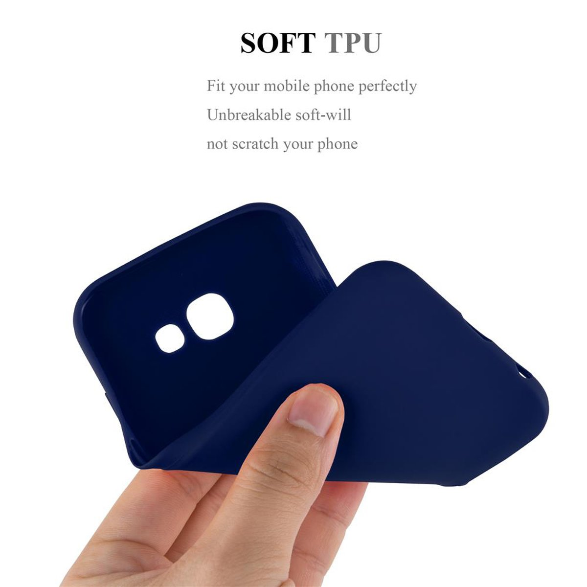 Una custodia per telefono blu navy, tenuta in mano, che mostra il suo interno.