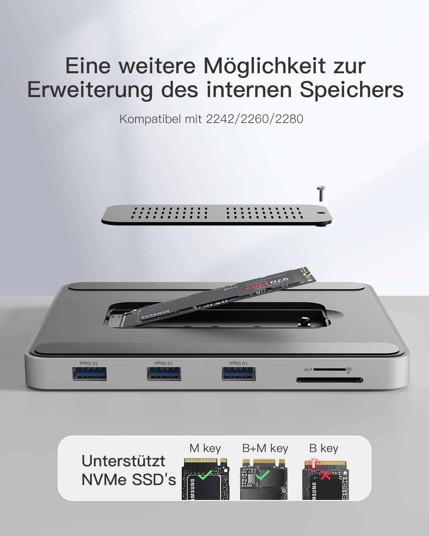 Ein silbernes Gerät mit installierter schwarzer SSD und mehreren USB-Anschlüssen, unterstützt NVMe-SSDs.