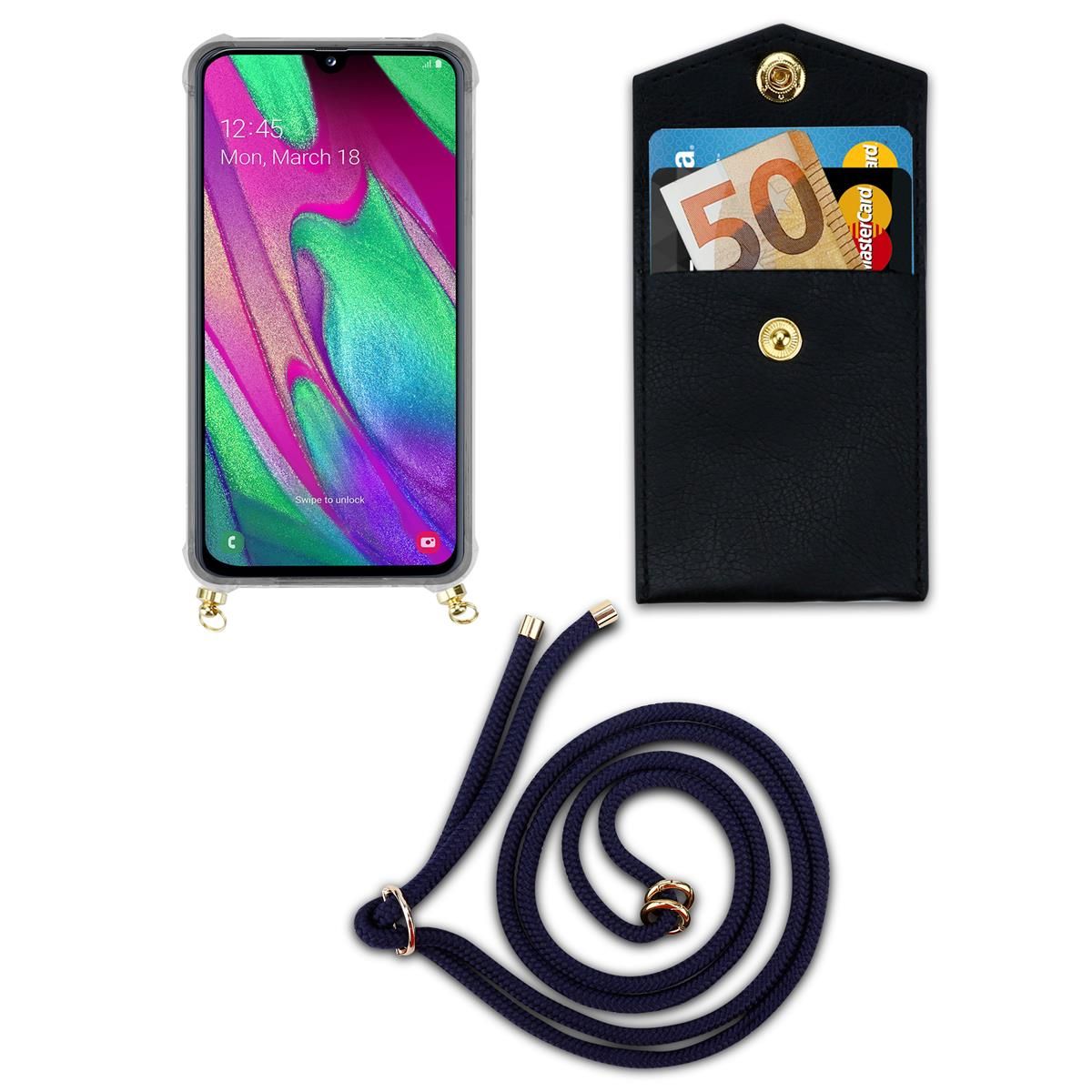 Eine Handyhülle mit Telefon, Kreditkarten und Lanyard, alles vor weißem Hintergrund.