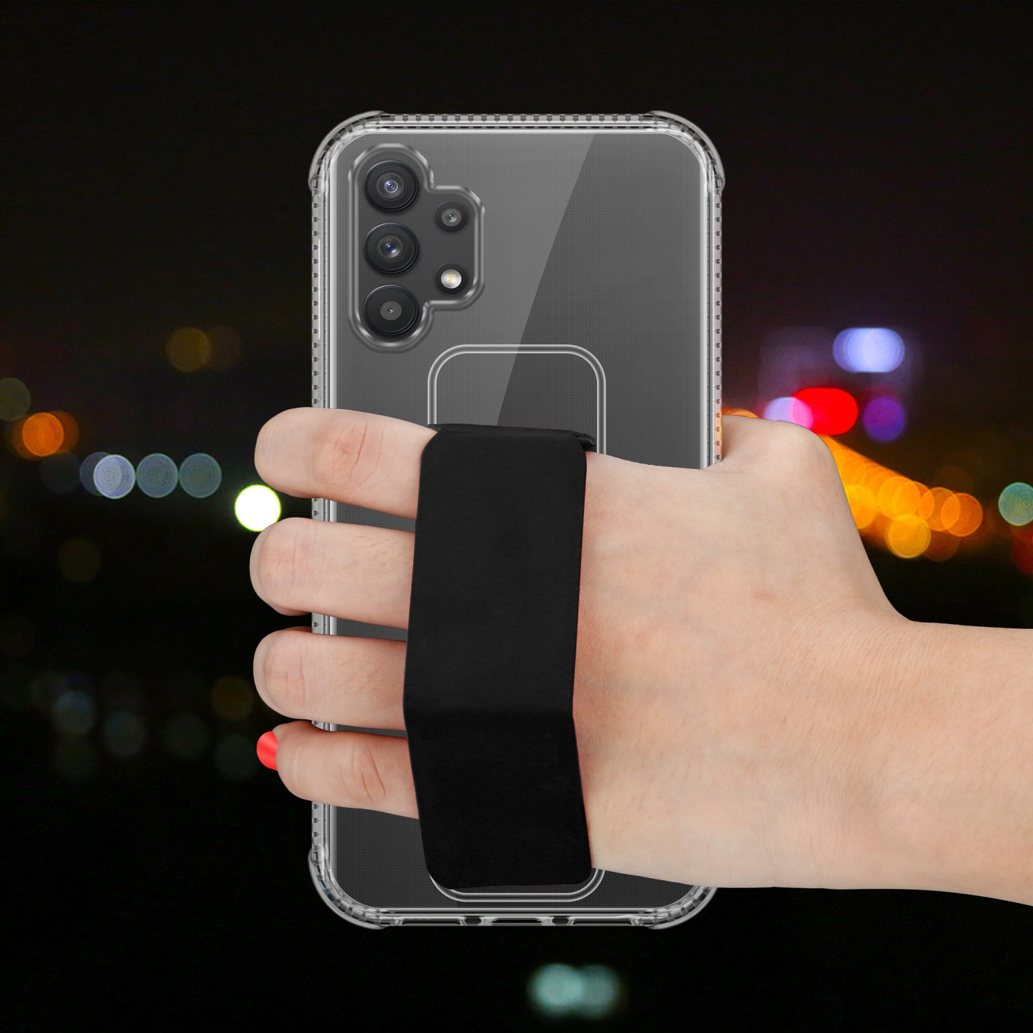 Hand, die eine transparente Handyhülle mit schwarzem Riemen hält, unscharfer Hintergrund.