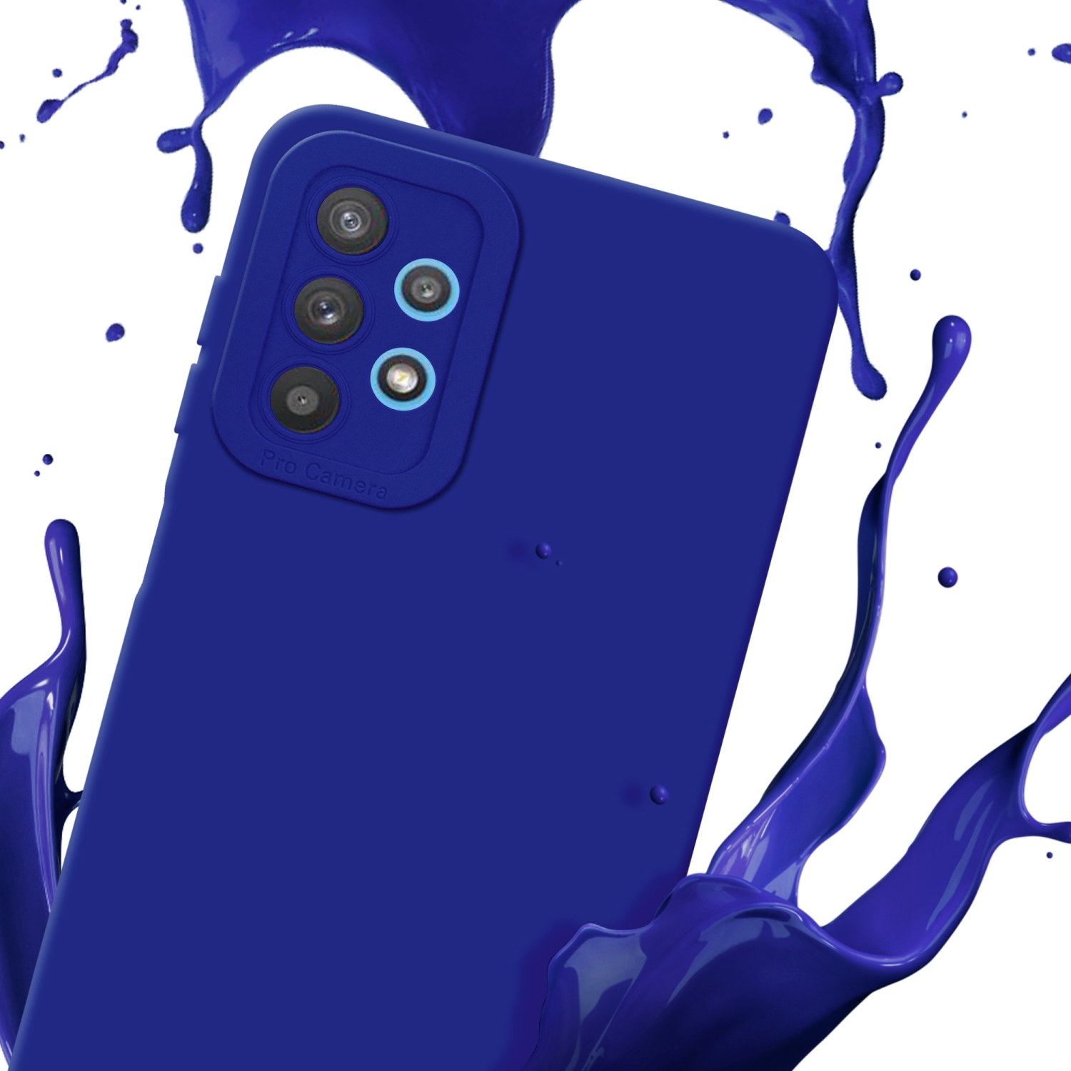 Una custodia blu per telefono con schizzi di liquido blu. La custodia ha lenti della fotocamera, isolata su bianco.