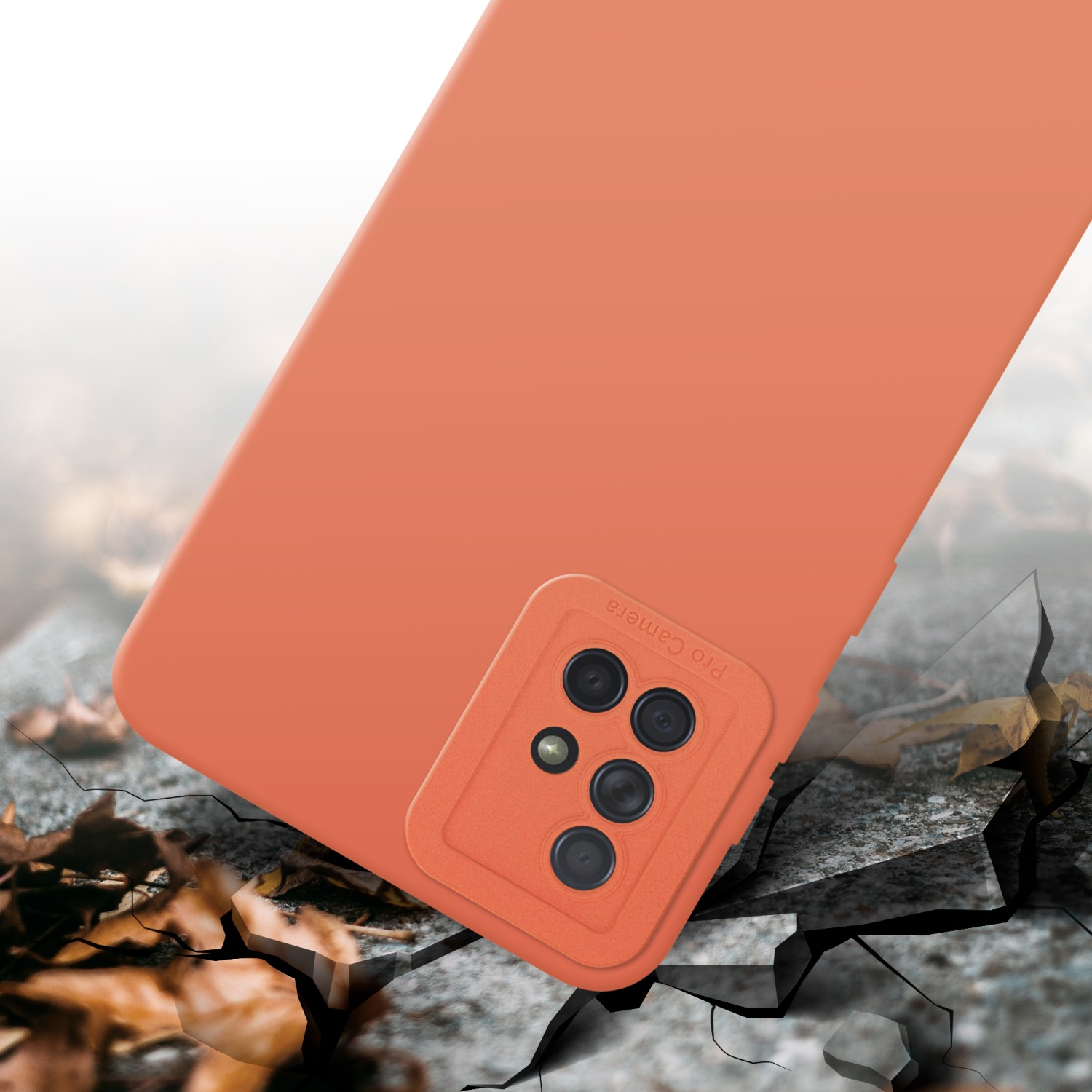 Coque de téléphone orange avec une bosse de caméra. La coque semble briser une surface.