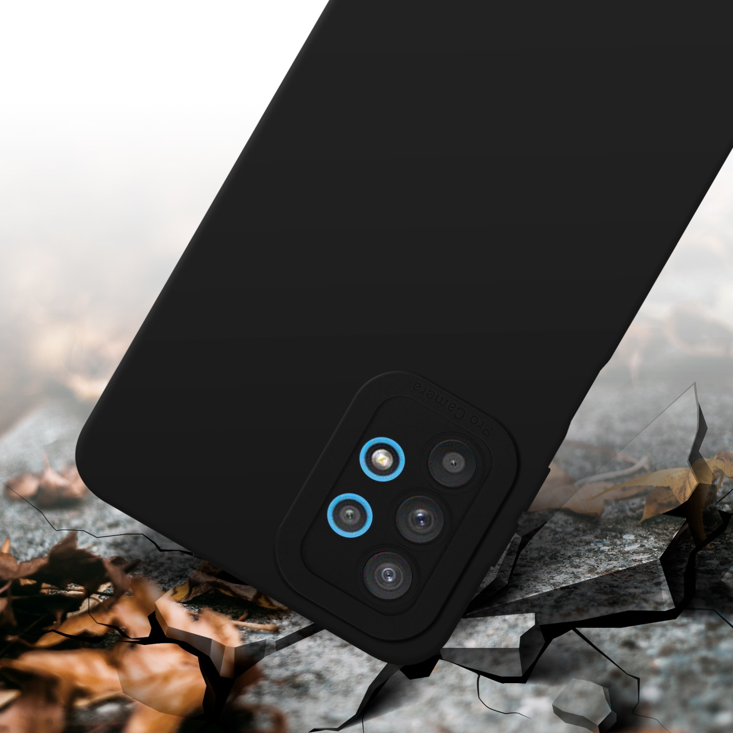 Custodia nera con rilievo della fotocamera su superficie incrinata.
