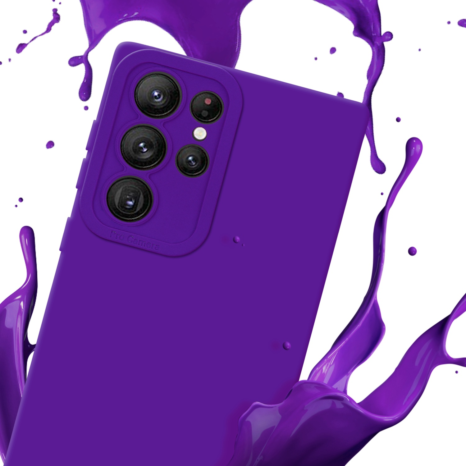 Coque de téléphone violette avec bosse de caméra. Éclaboussures de liquide violet sur fond blanc.