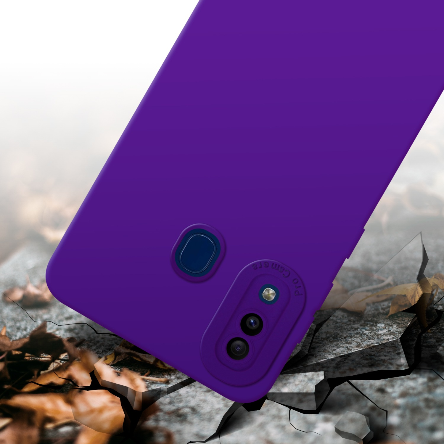 Custodia viola con 'Pro Camera' su superficie rocciosa crepata, sfondo sfocato.