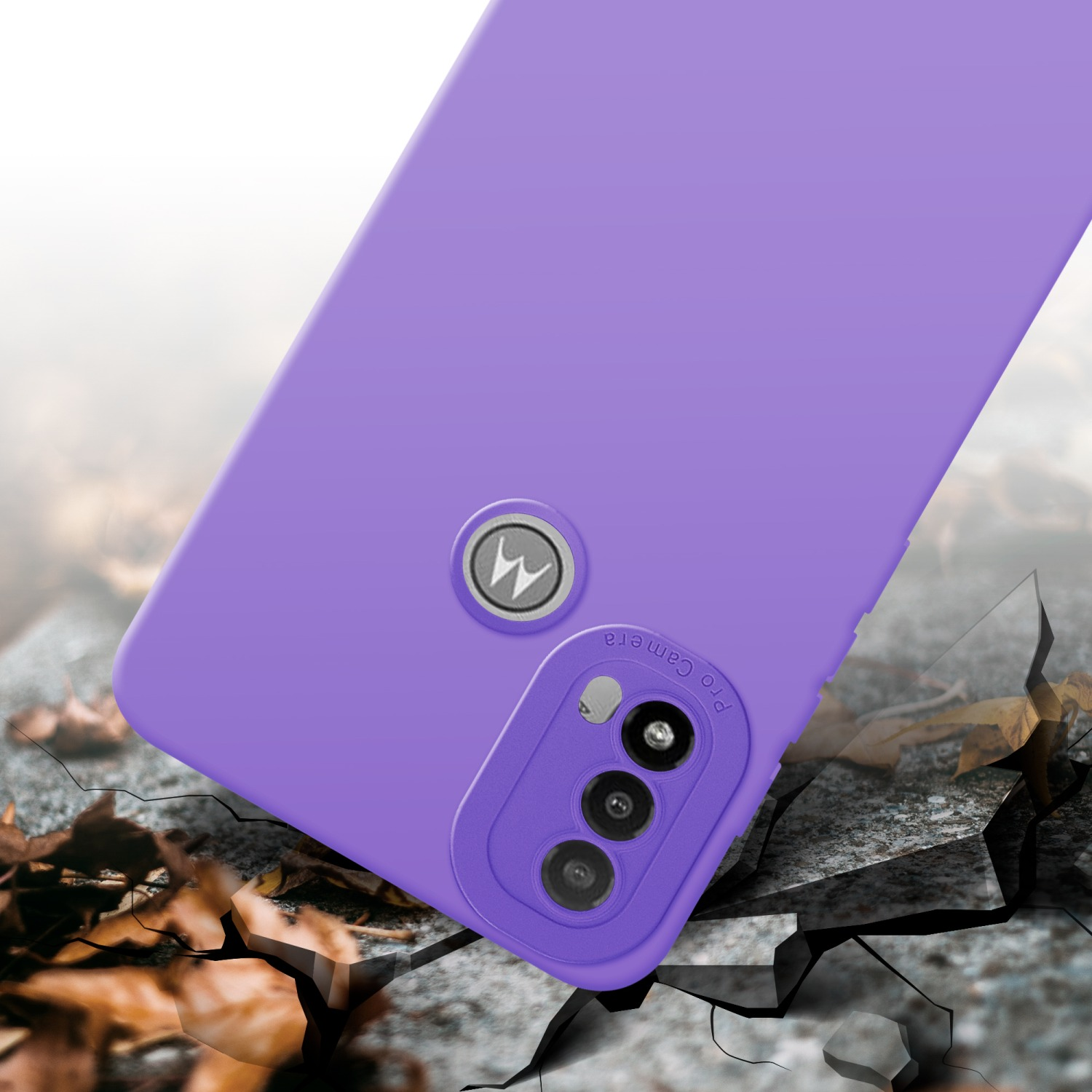Custodia per telefono viola con logo Motorola e fotocamera. La custodia è su una superficie incrinata.