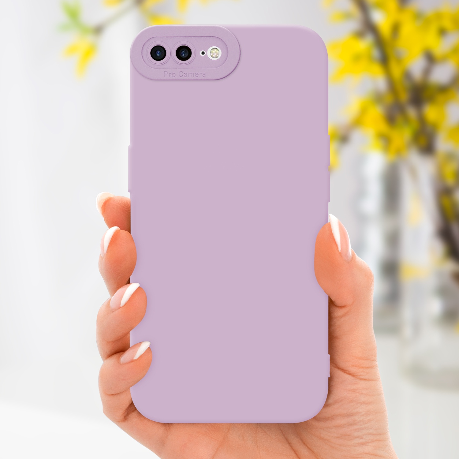 Custodia viola per telefono tenuta in mano, con fiori gialli sullo sfondo.