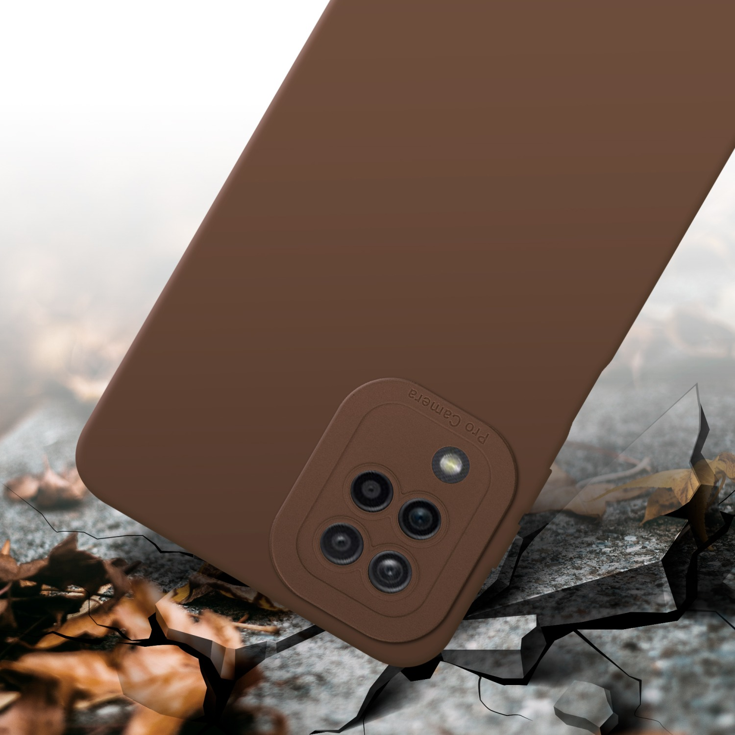 Braune Handyhülle mit Telefon. Die Hülle fällt auf eine zerbrochene Oberfläche.