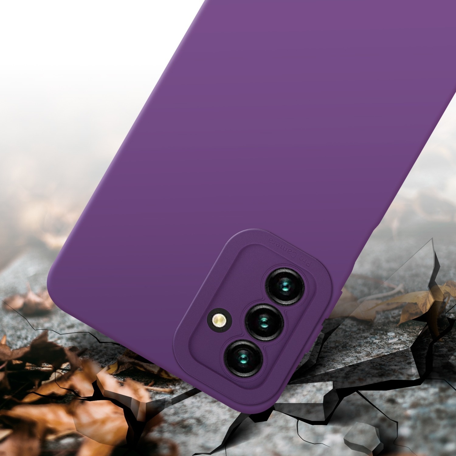 Custodia viola per telefono con modulo fotocamera. Superficie incrinata sullo sfondo.