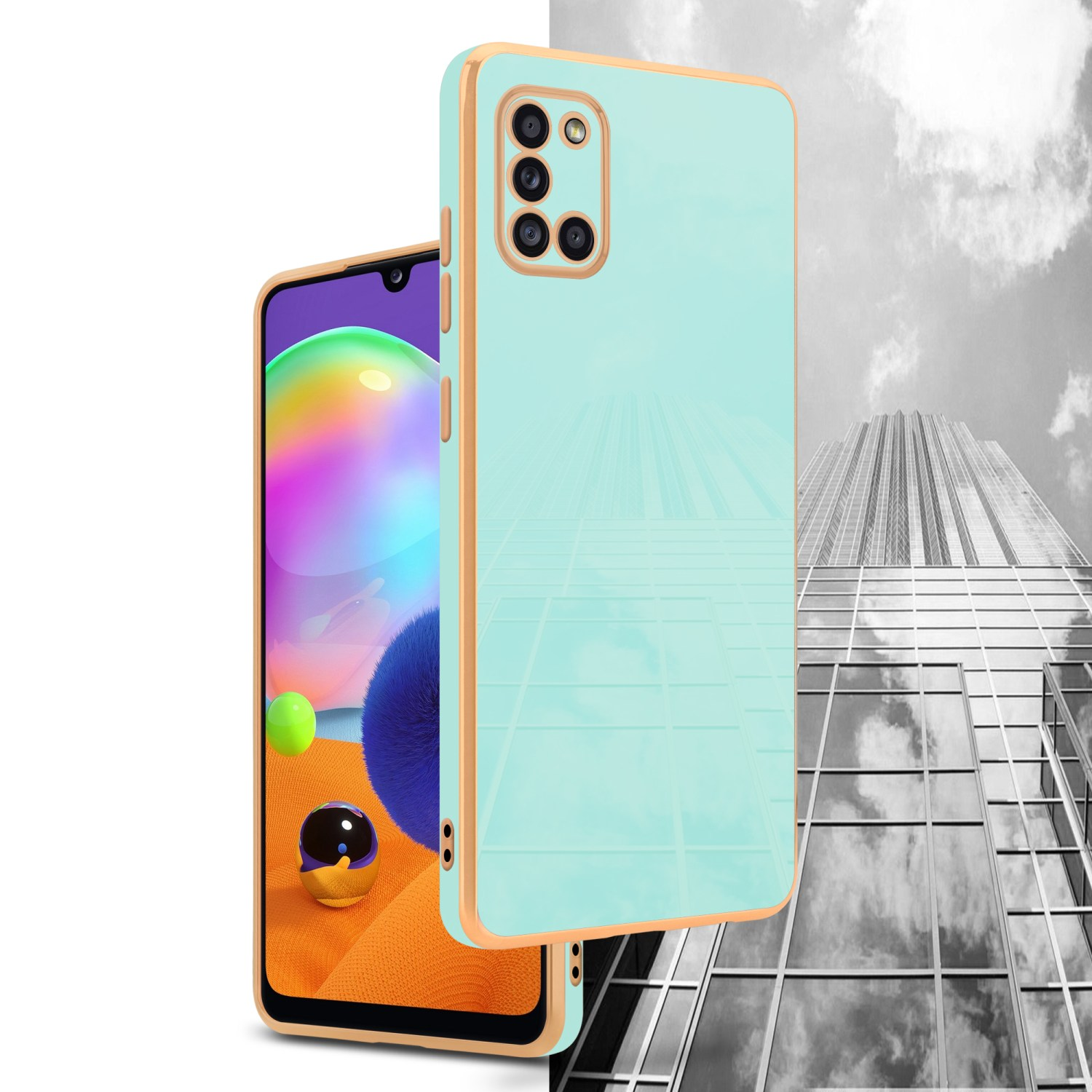 Smartphone in teal-gold Hülle, Hochhaus im Hintergrund.