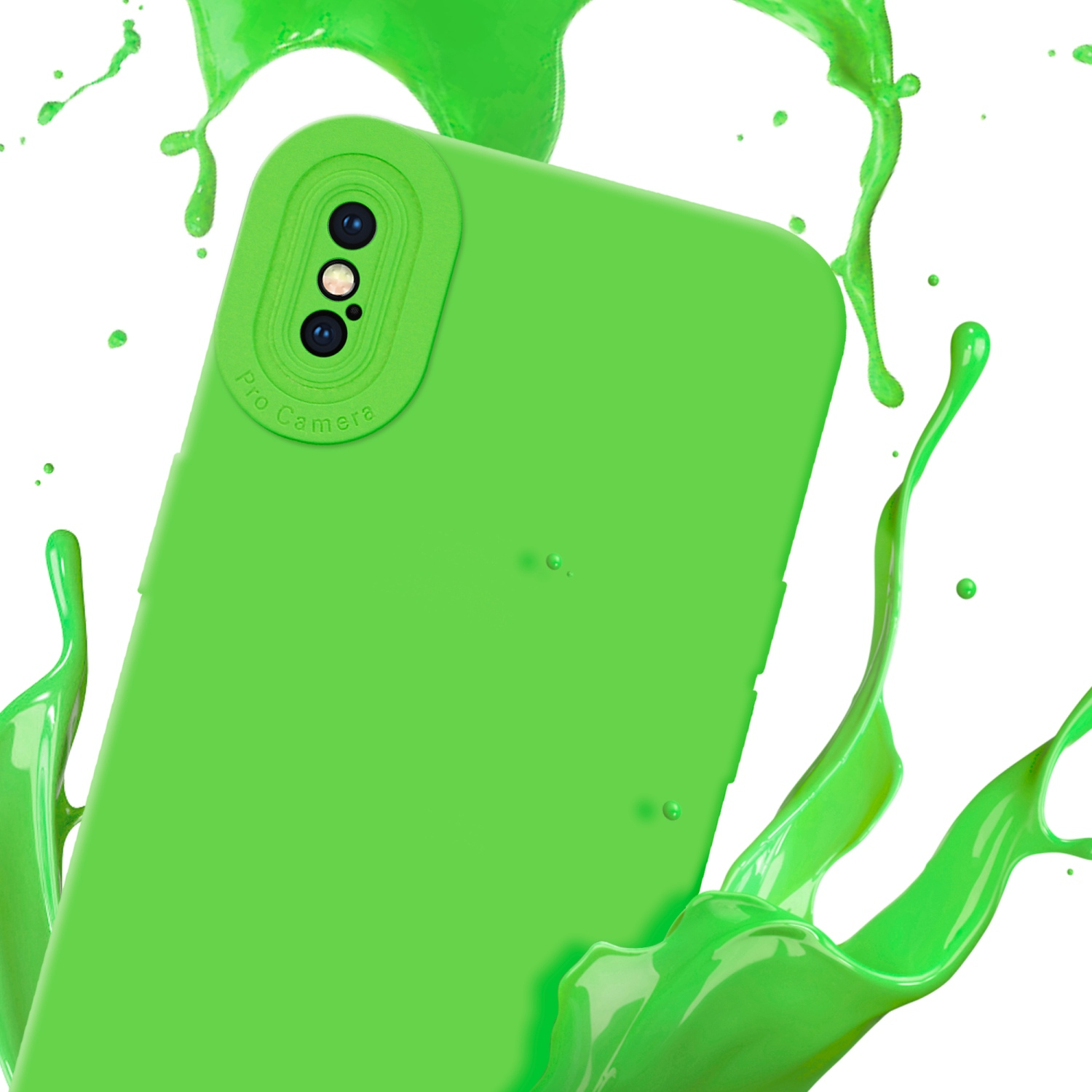 Custodia verde con tre fotocamere, schizzi di vernice verde su sfondo bianco.
