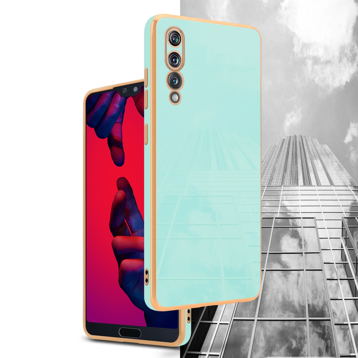 Telefon in mintfarbener Hülle mit goldfarbenem Rahmen, vor abstraktem Gebäudehintergrund.