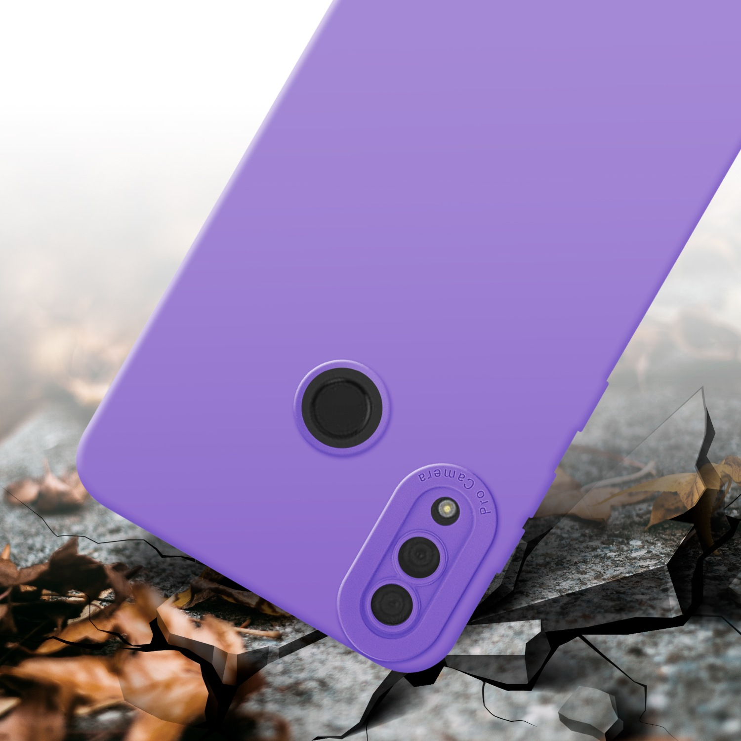 Custodia viola per telefono su un terreno crepato. La custodia ha lenti della fotocamera e un'etichetta pro camera.