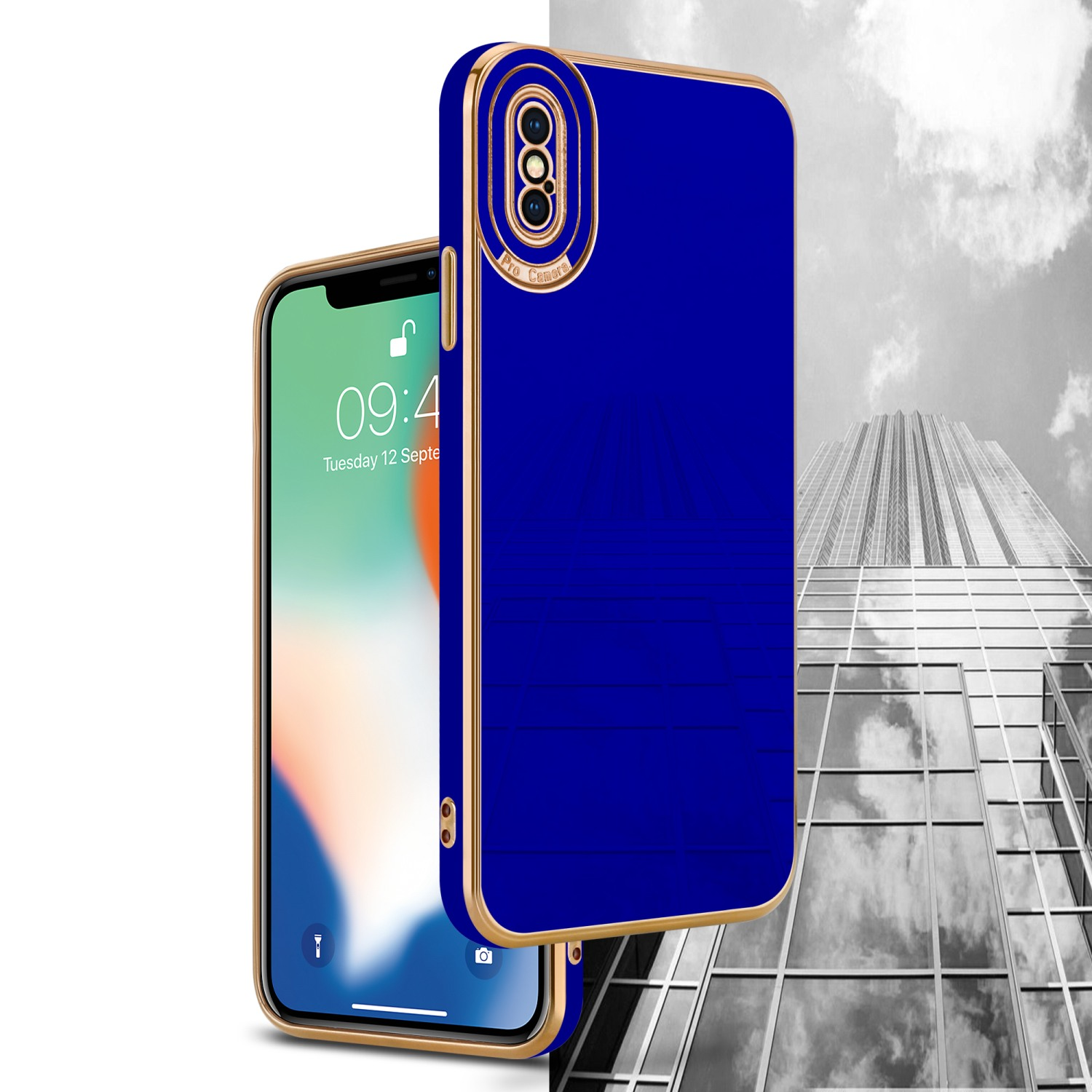 Blaue Handyhülle mit goldenem Rand neben einem Telefon mit Display. Gebäude im Hintergrund.