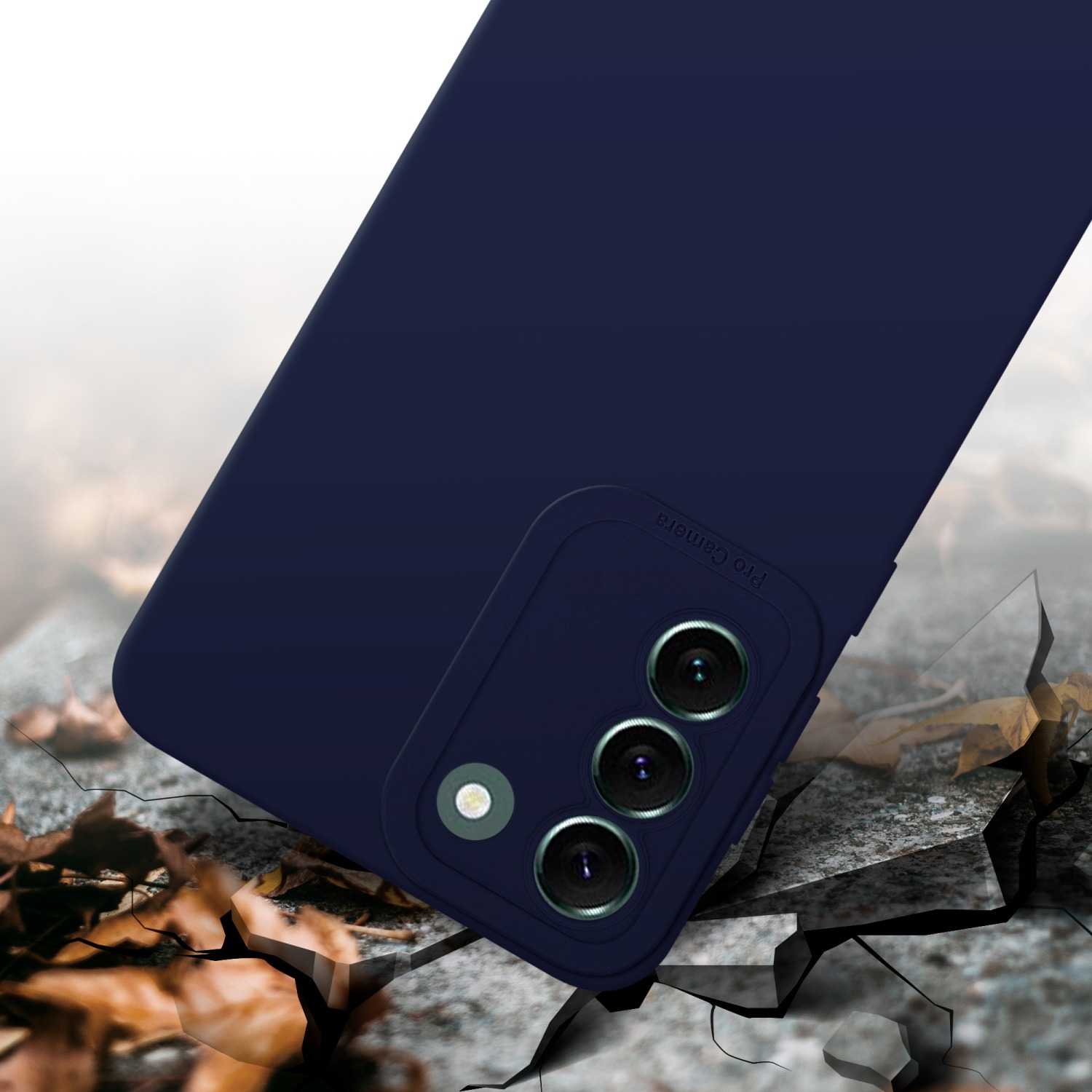 Custodia blu con telefono su una superficie. Lo sfondo è sfocato.