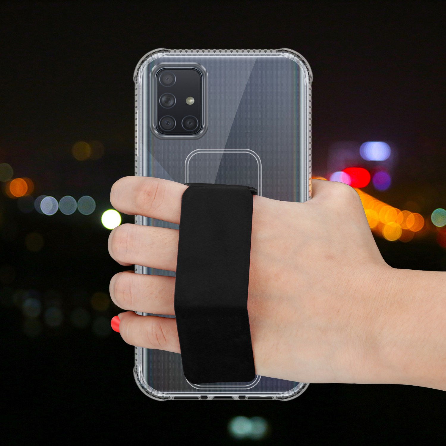 Hand hält transparente Handyhülle mit schwarzem Griff, Nacht Hintergrund.