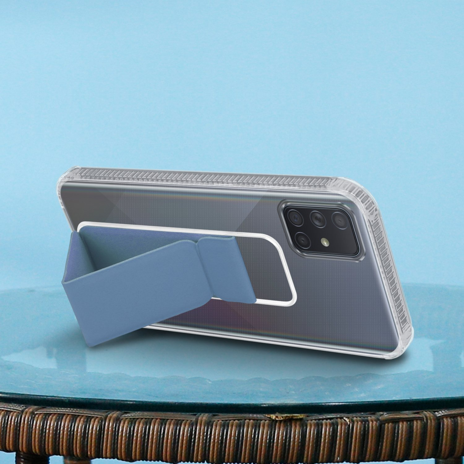 Telefon in einer Hülle mit Ständer. Das Telefon und der Ständer sind blau.