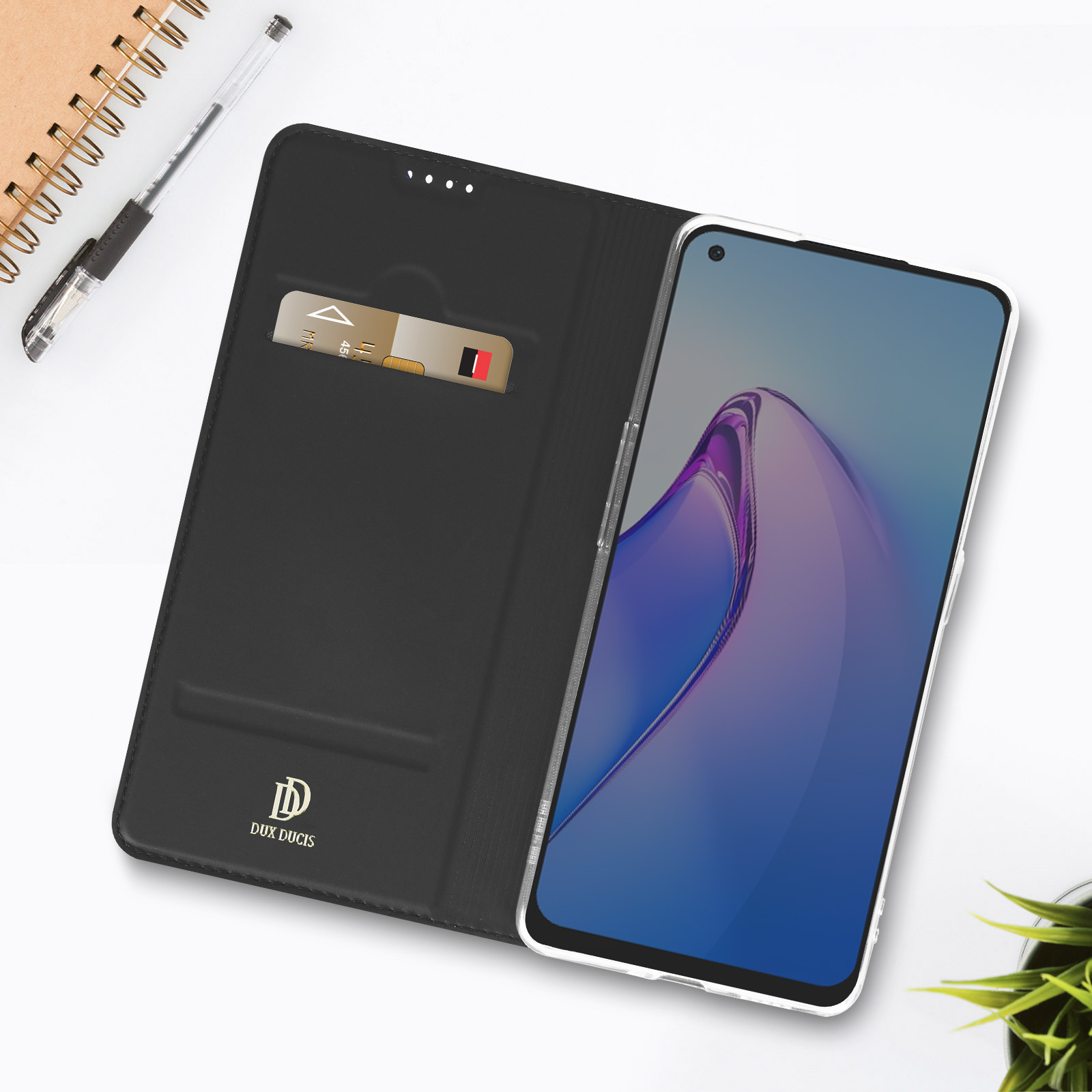 Custodia nera per telefono con fessura per carte e telefono visibile.