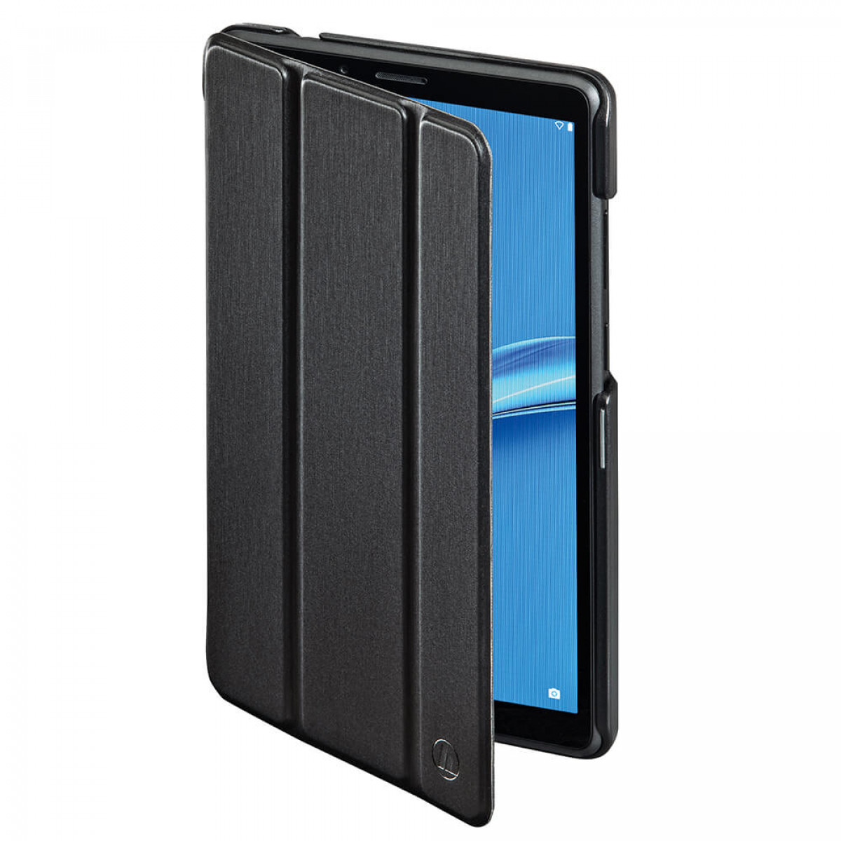 Schwarze Tablet-Hülle, links geschlossen, offen mit Tablet-Bildschirm. Die Hülle hat ein Logo.