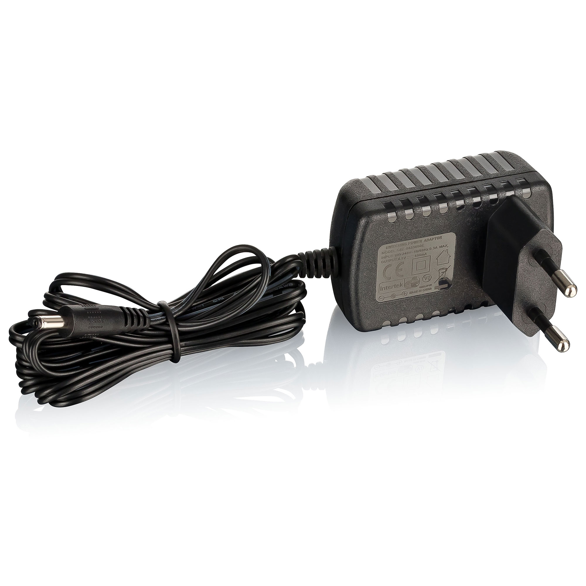 Adaptador de corriente negro con cable de alimentación y enchufe de dos clavijas.