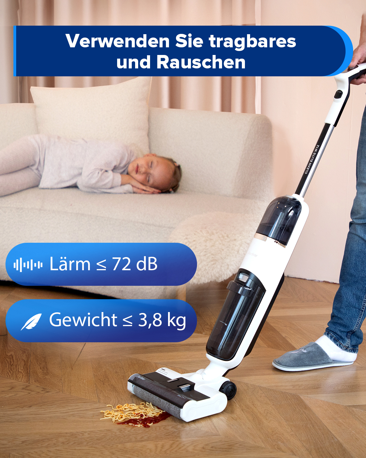 Eine Person benutzt einen weiß-schwarzen Staubsauger auf einem Holzboden, mit Textfeldern oben.