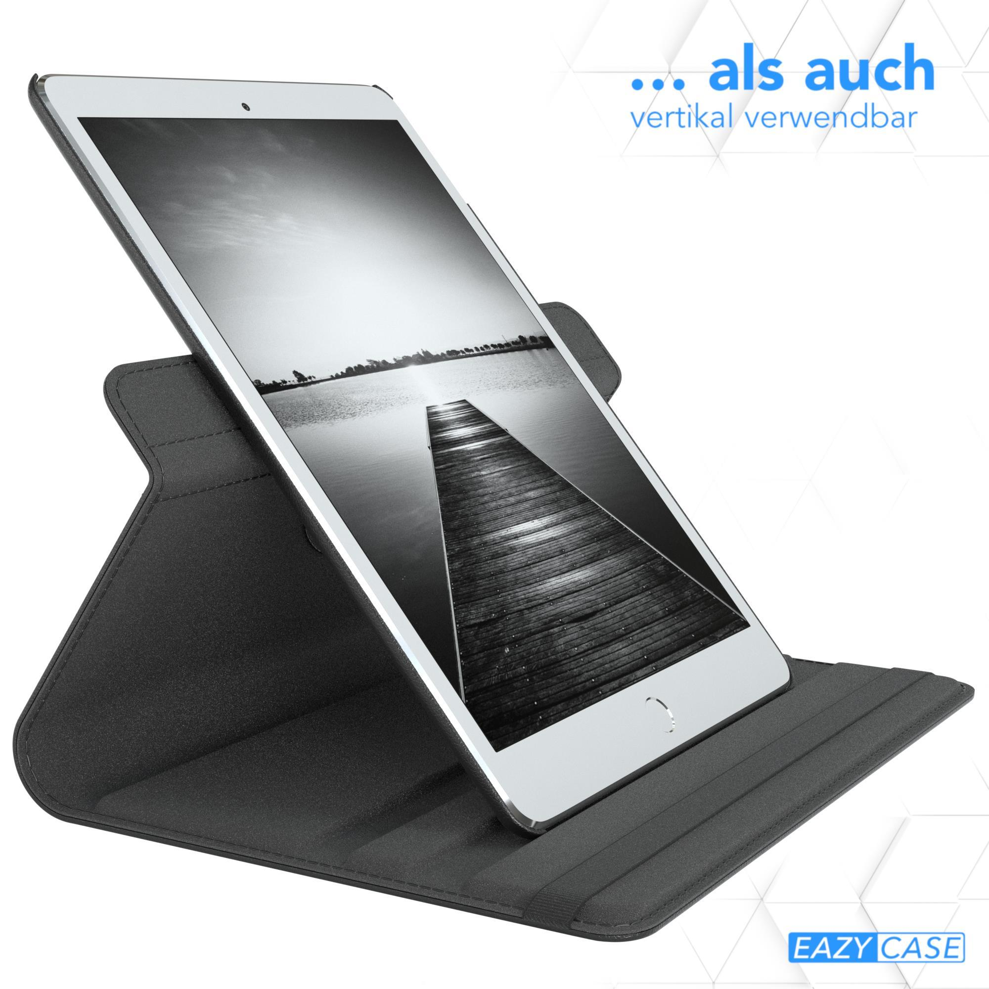 Tablet in einer Standhülle. Das Tablet steht auf einem Ständer und zeigt eine Stegszene. Text: Eazy Case.