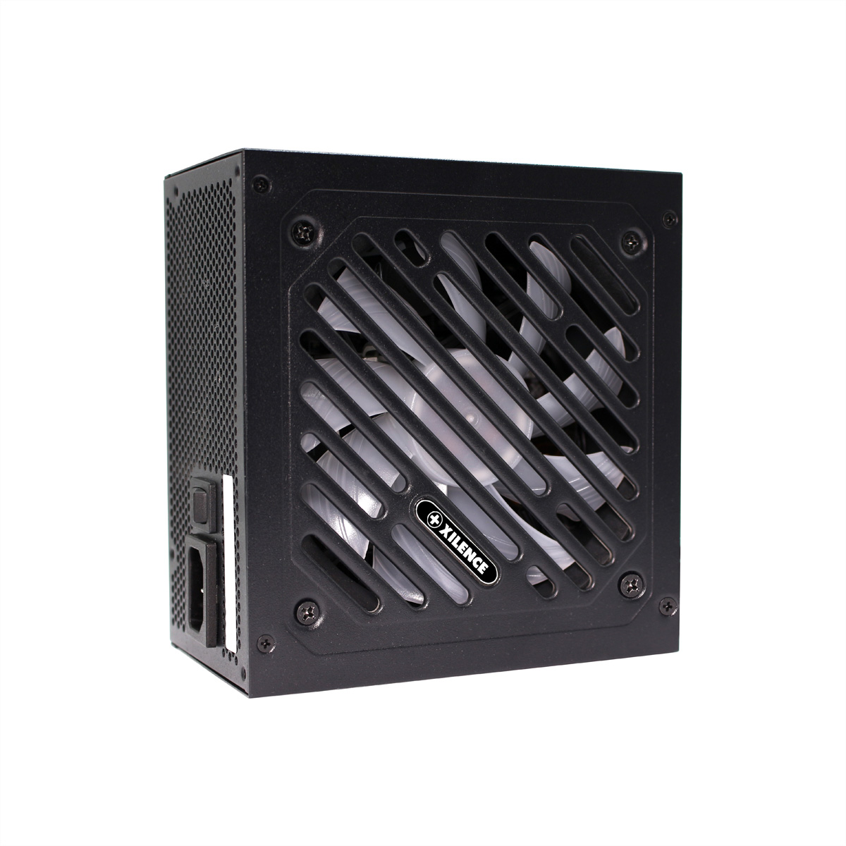 Czarny zasilacz z siatkowym przodem, wentylatorem i logo 'XILENCE', na białym tle.