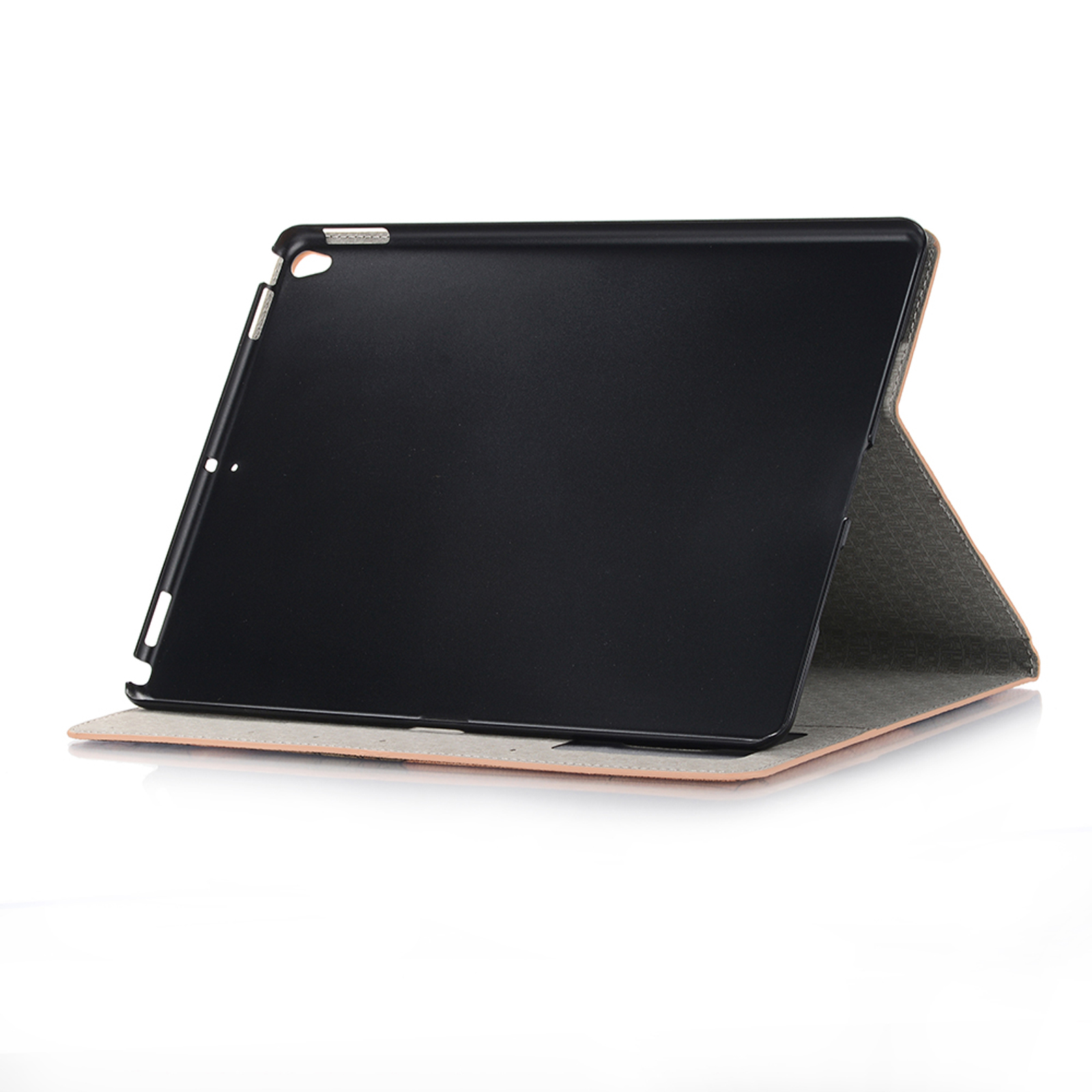 Tablethülle, offen, mit dem Tablet im Inneren. Schwarz innen, beige außen, mit Standfunktion.