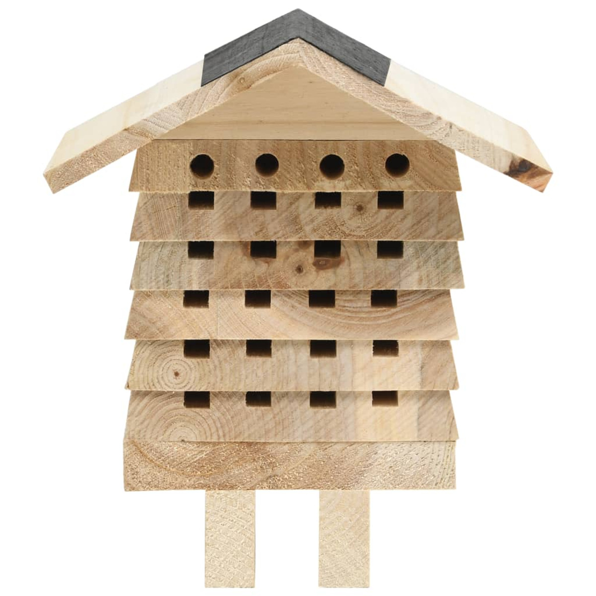 Insektenhaus aus Holz mit mehreren Kammern. Aus Holz gefertigt. Weißer Hintergrund.