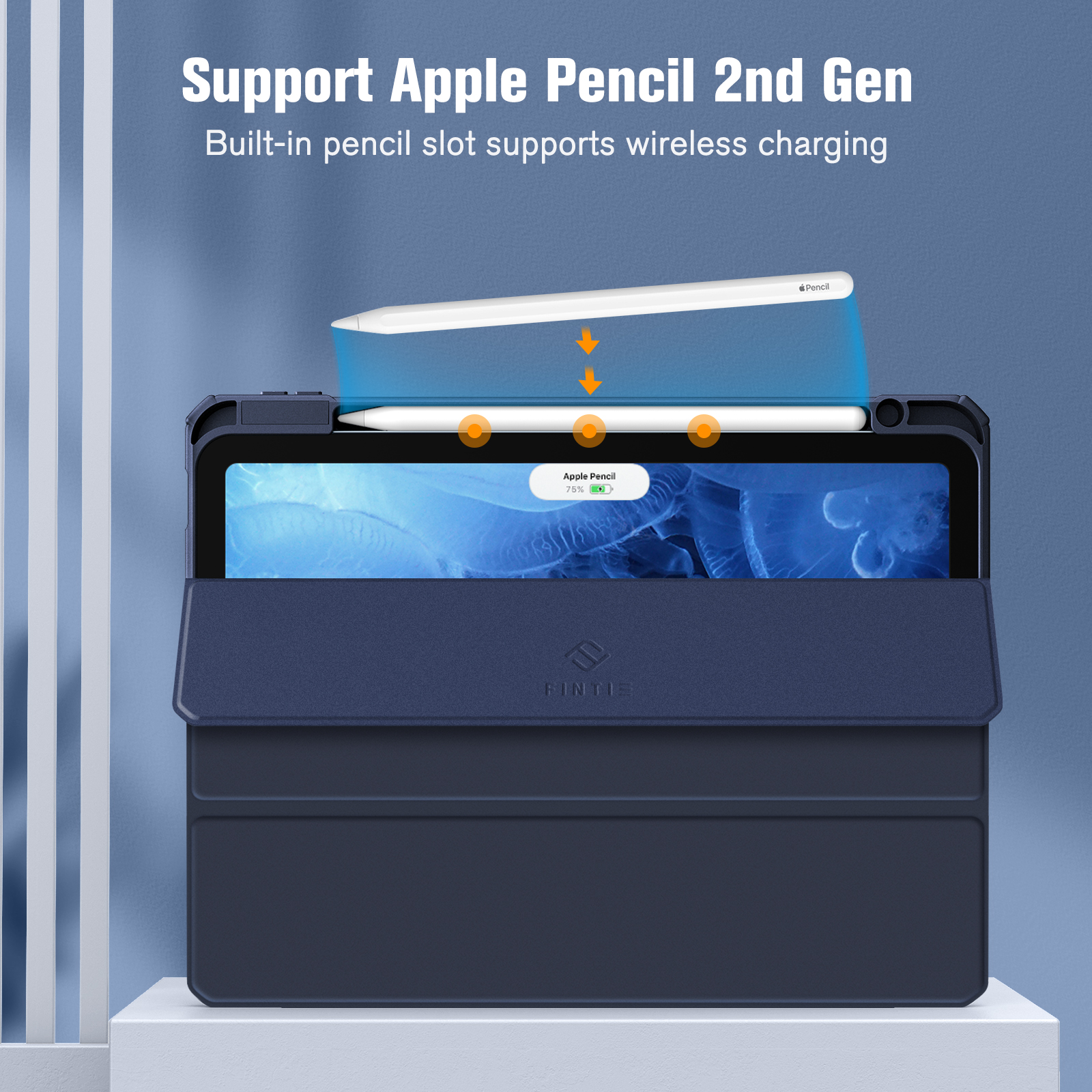 Eine blaue Tablethülle mit einem weißen Apple Pencil und einem Tablet darin.