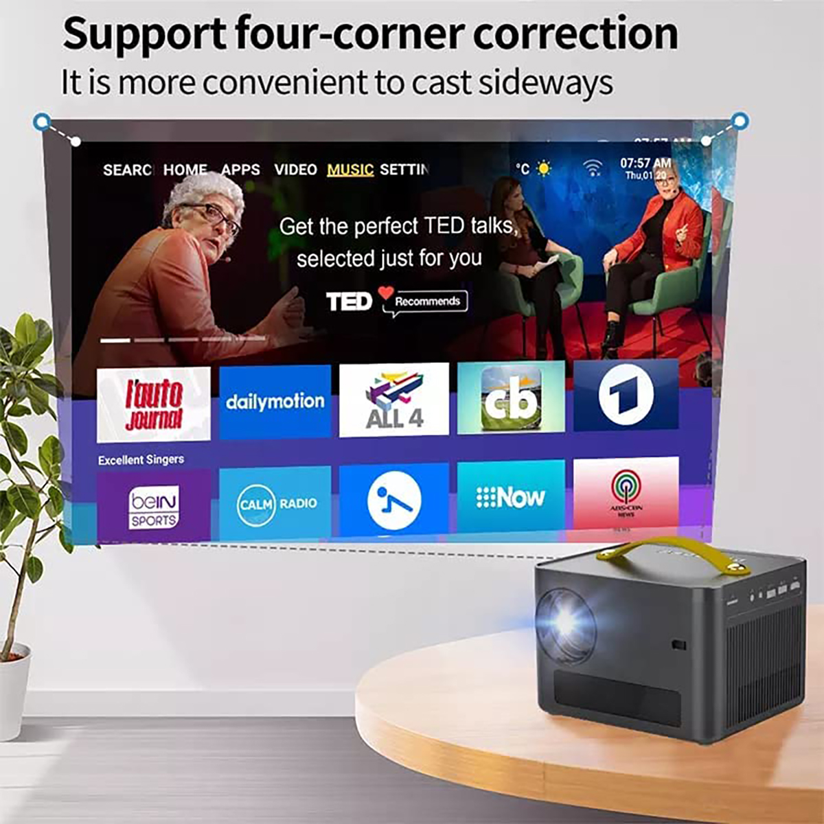 Un proyector negro proyecta una imagen en una pantalla. La pantalla muestra una interfaz de TV con iconos de aplicaciones.