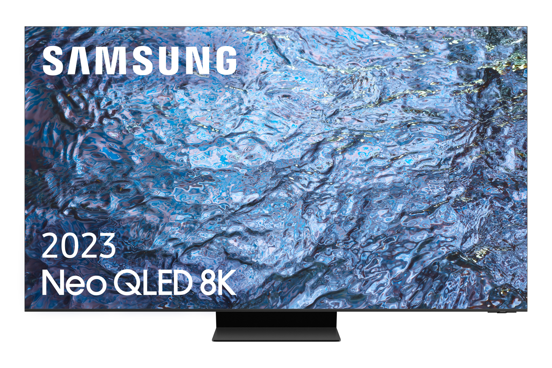 Un televisor Samsung moderno con soporte negro muestra un diseño azul y blanco.