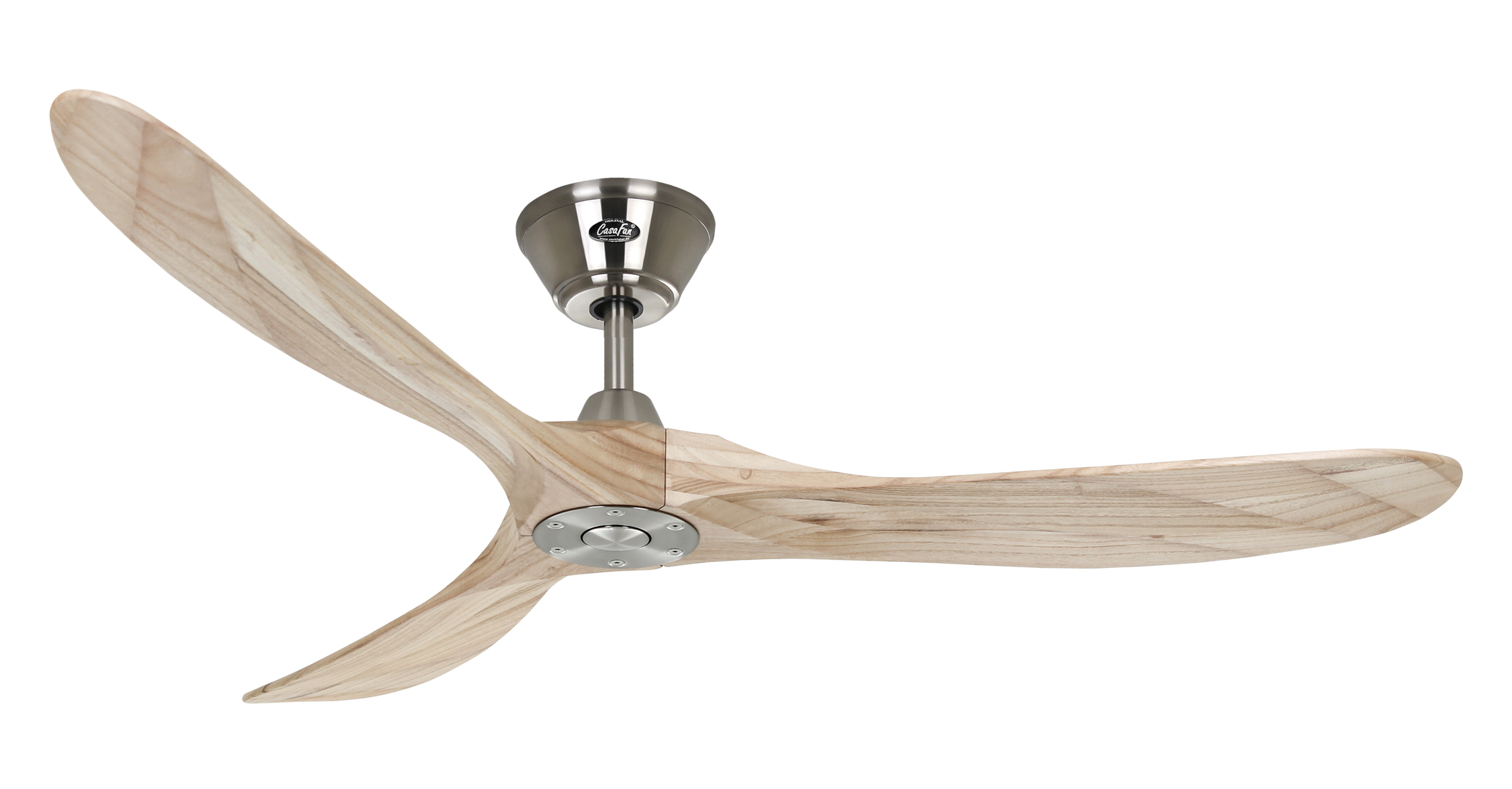 Un ventilatore da soffitto in legno con tre pale. È su sfondo bianco.