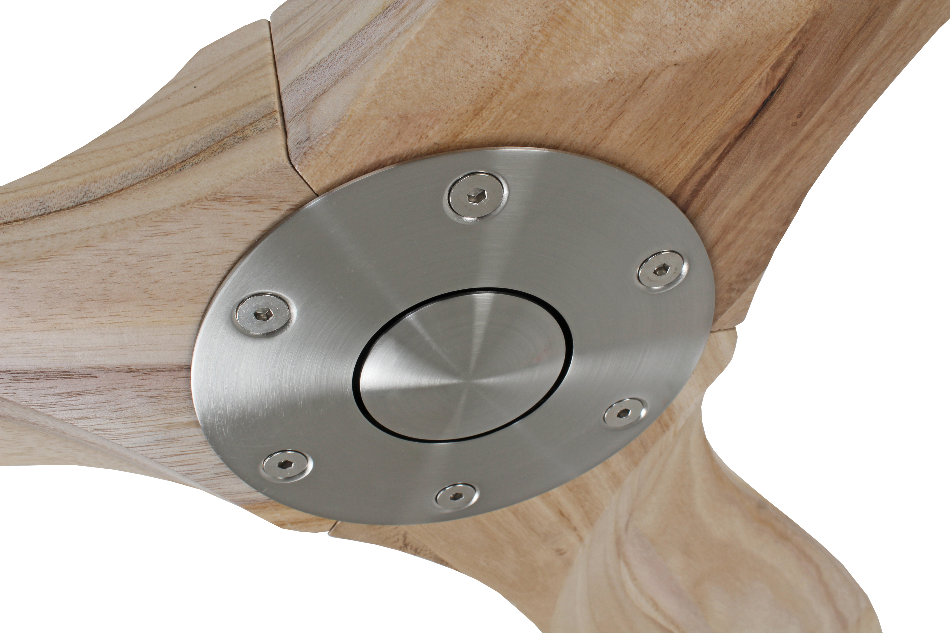Un mozzo dell'elica in legno con una piastra circolare metallica lucida attaccata.