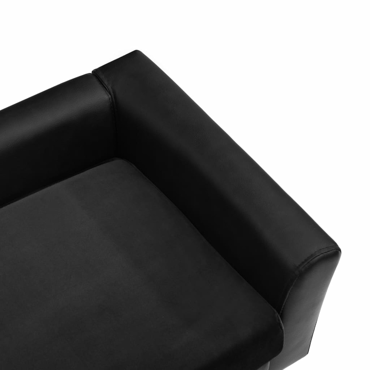 Ecke eines schwarzen Ledersofas, zeigt Sitz und Armlehne vor weißem Hintergrund.