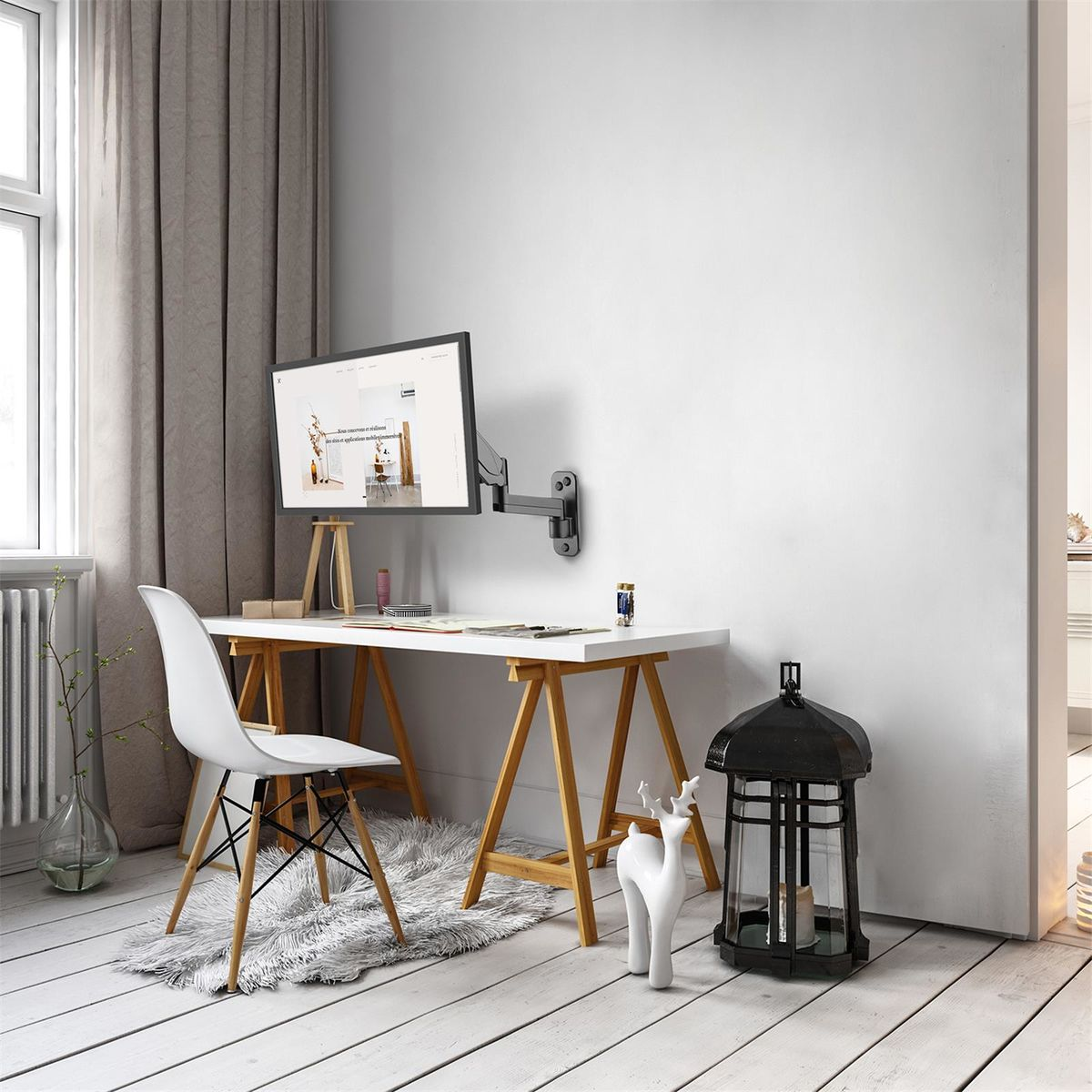 Een moderne, minimalistische bureau-opstelling met een aan de muur gemonteerde monitor.