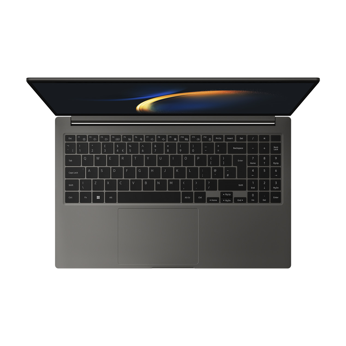 Un portátil con la pantalla abierta, el teclado es visible y el portátil es gris.