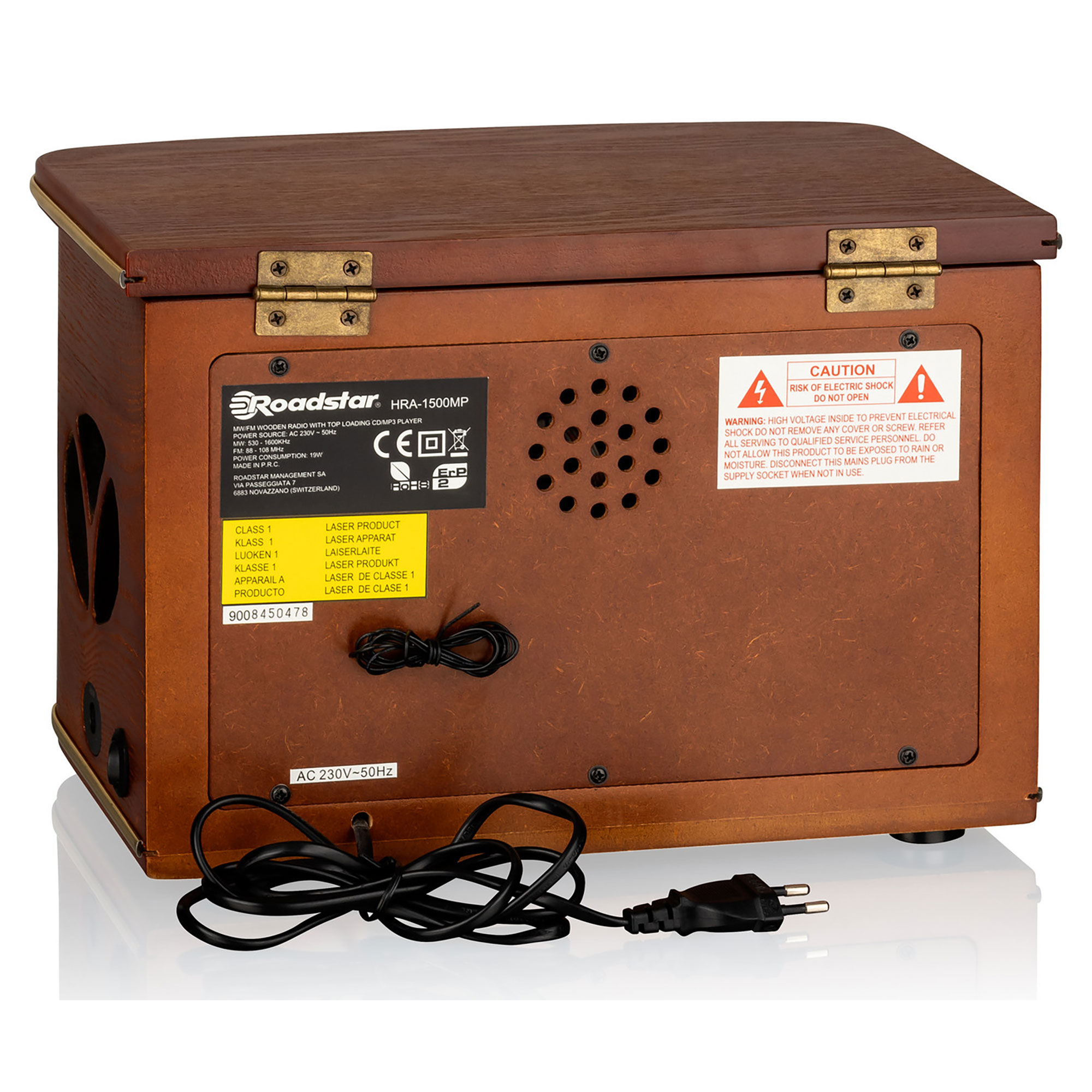 Rückseite eines Holzradios mit CD-Player, verschiedenen Etiketten und Netzkabel. Weißer Hintergrund.