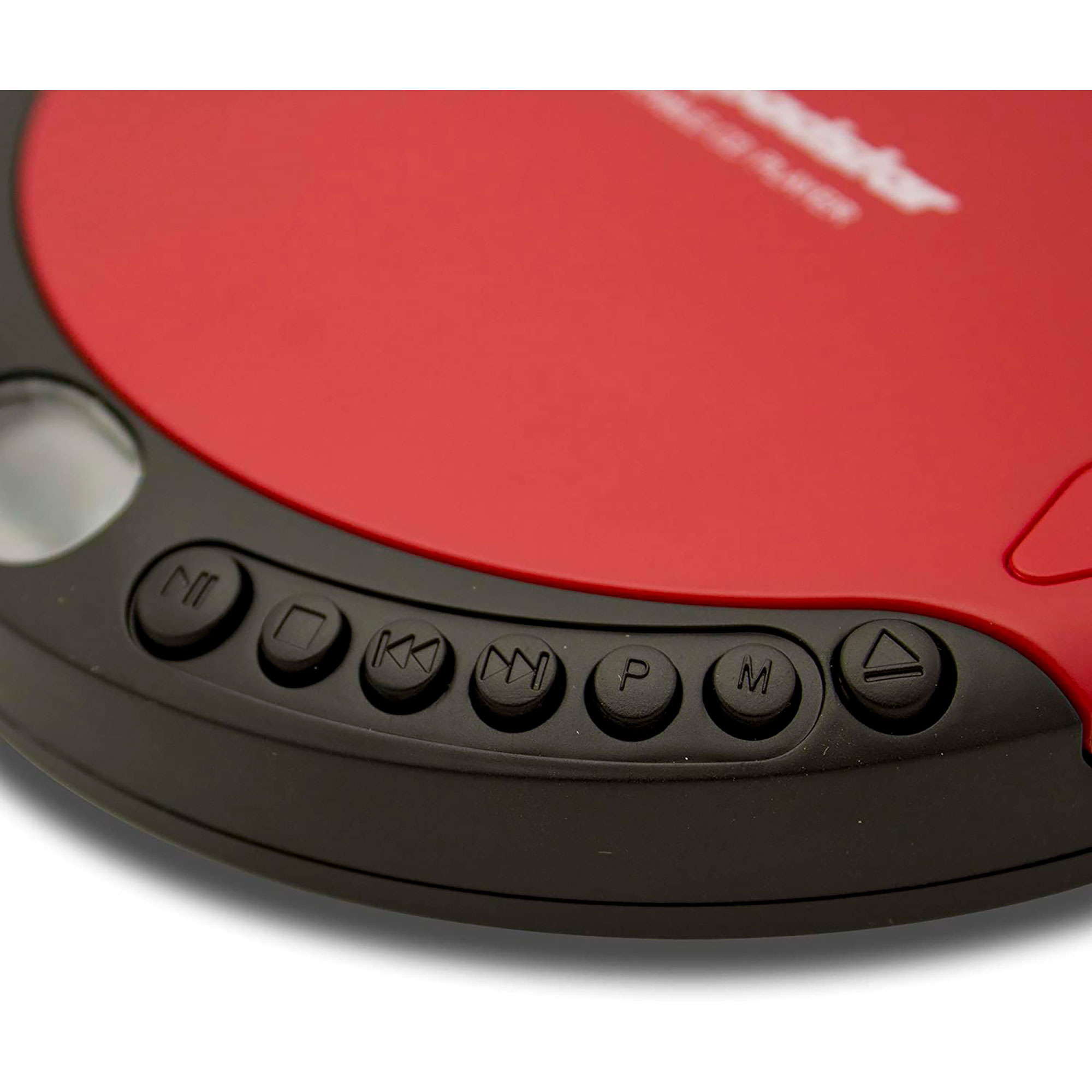 Un reproductor de CD portátil rojo y negro con botones en la parte inferior.