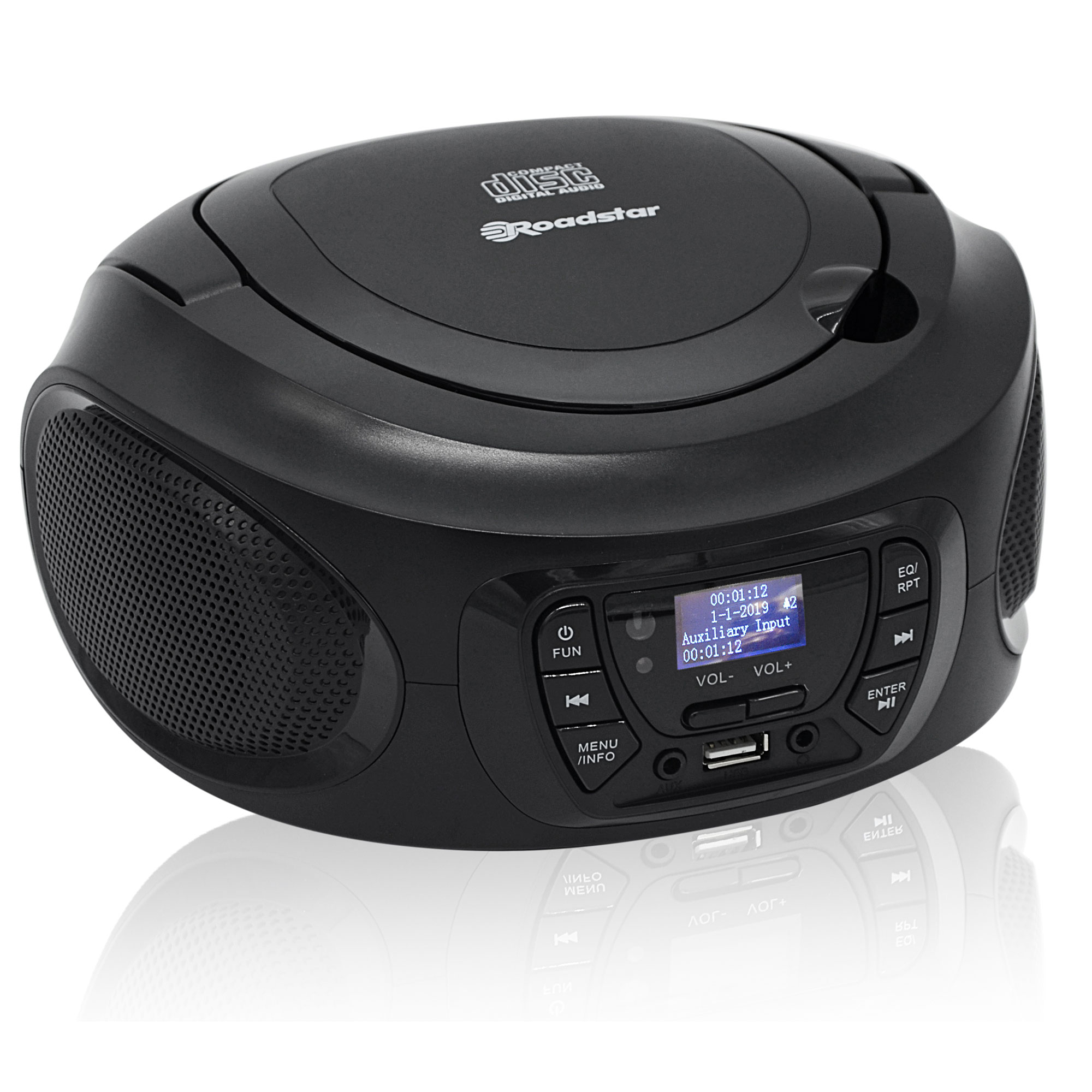 Un radiocasete Roadstar negro con pantalla digital, botones de control y altavoces se muestra sobre una superficie blanca.
