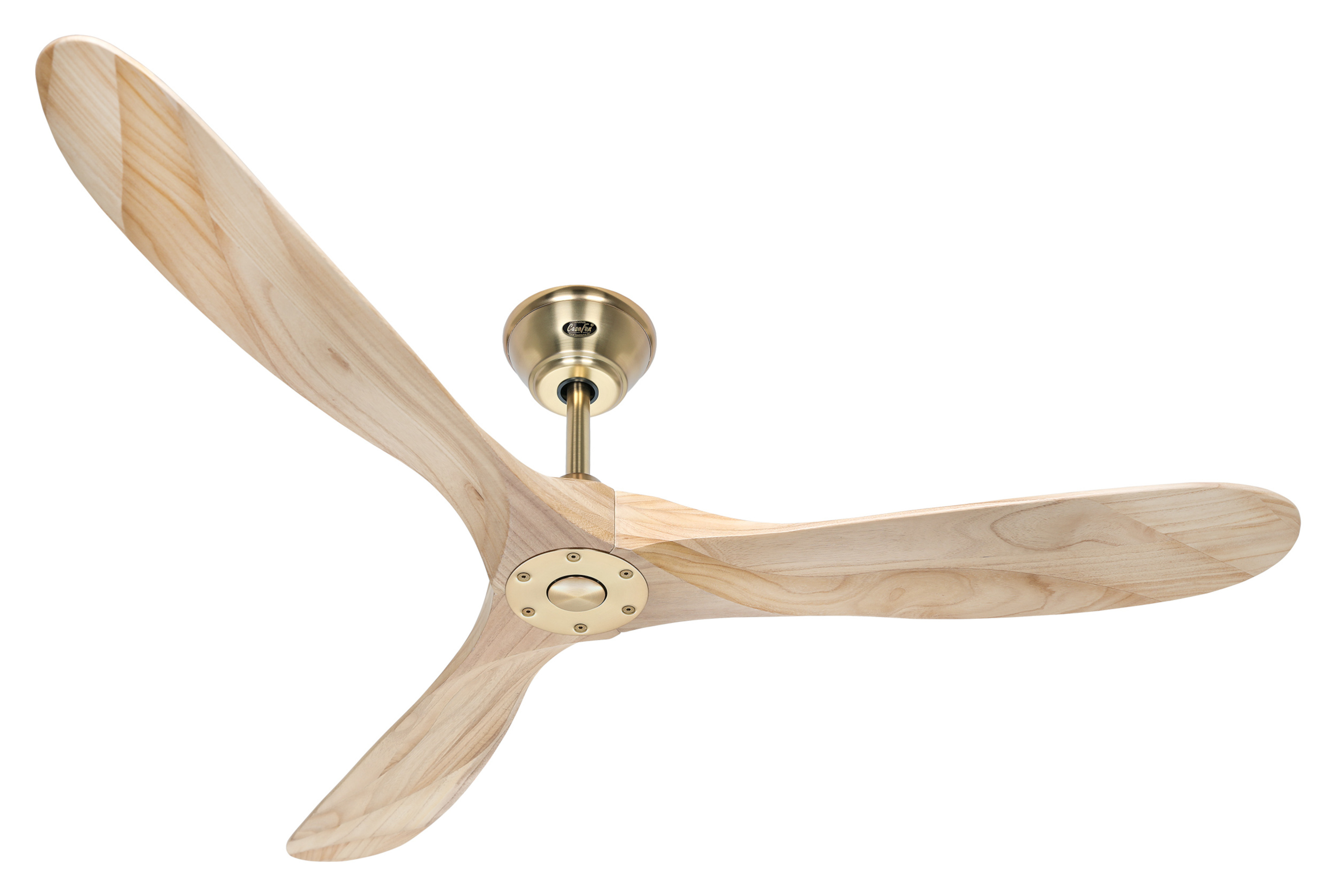 Un ventilatore da soffitto con tre pale in legno e un alloggiamento motore color ottone, su sfondo bianco.