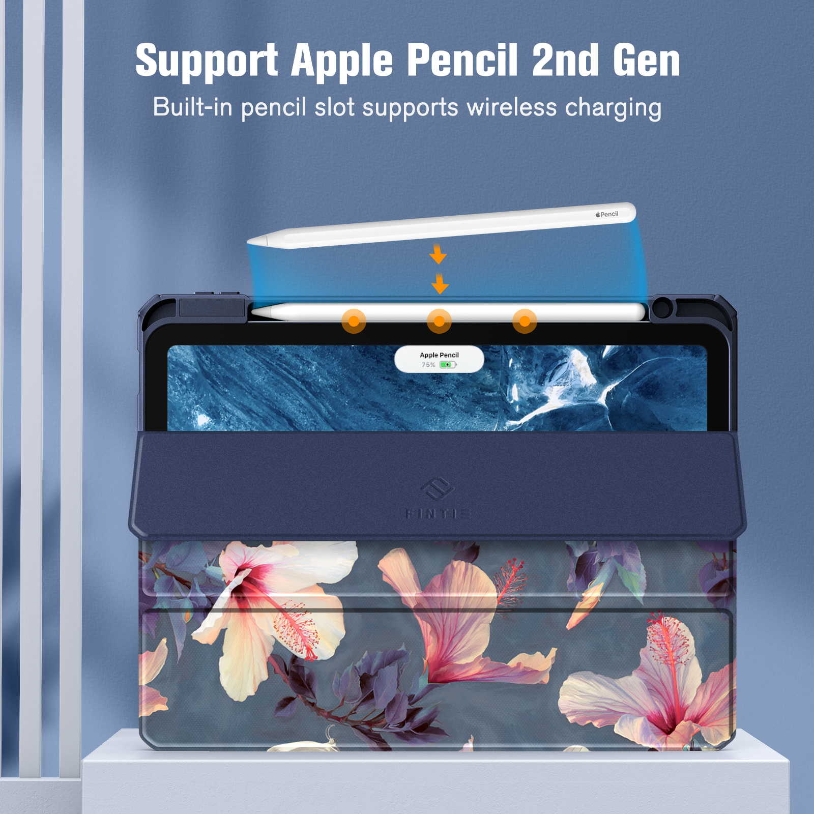 Tablethülle mit Blumendesign, unterstützt kabelloses Laden des Apple Pencil. Blauer Hintergrund.