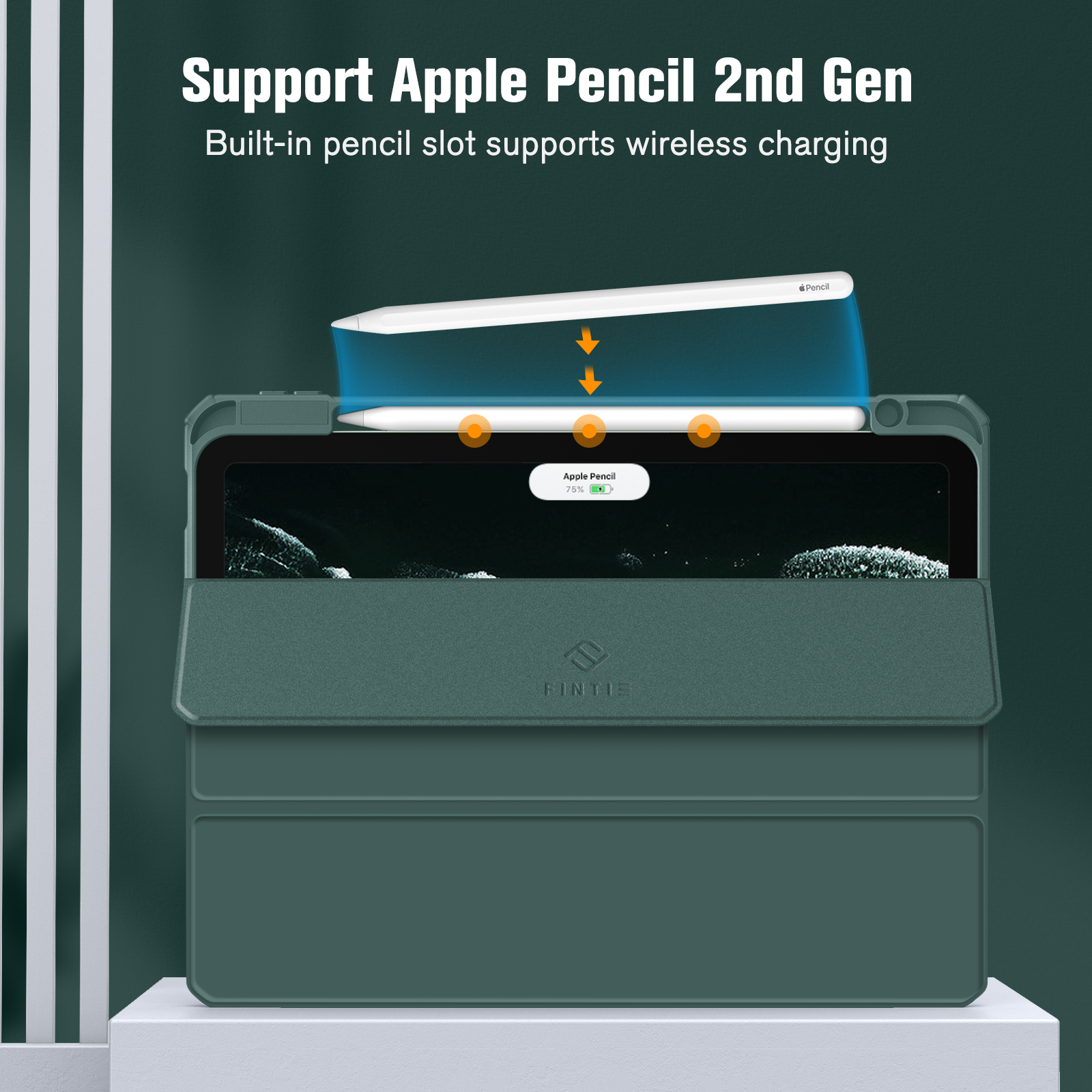 iPad-Hülle mit iPad und Stift, Text: Unterstützt das Aufladen des Apple Pencil.