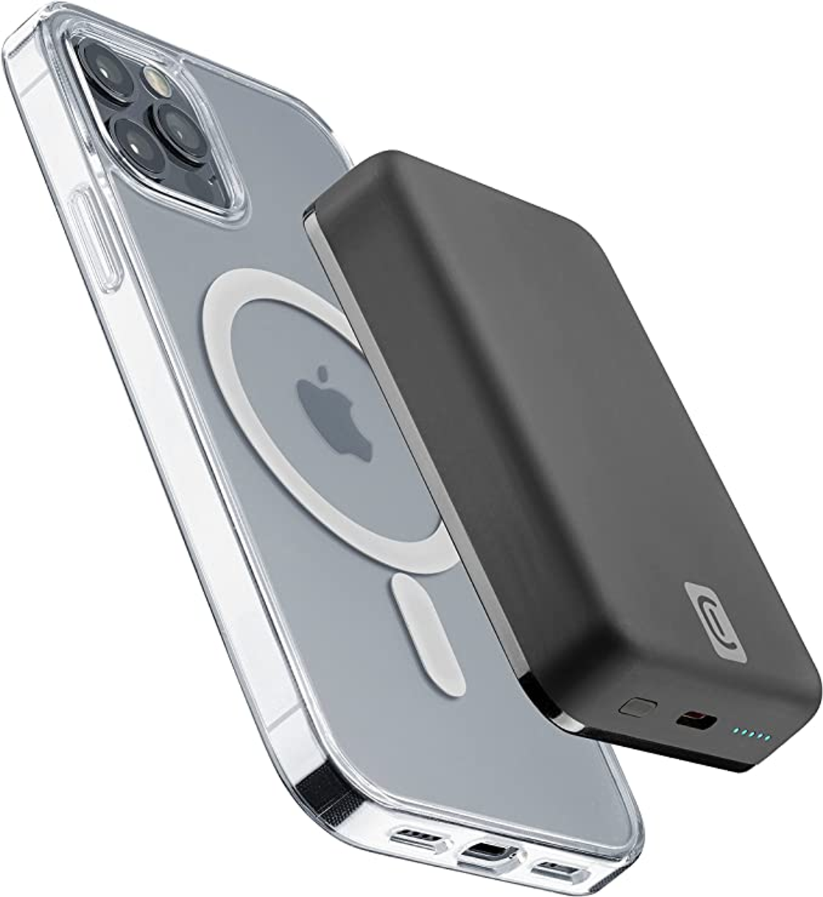 Un teléfono en una funda transparente y un cargador portátil negro. El cargador está conectado.